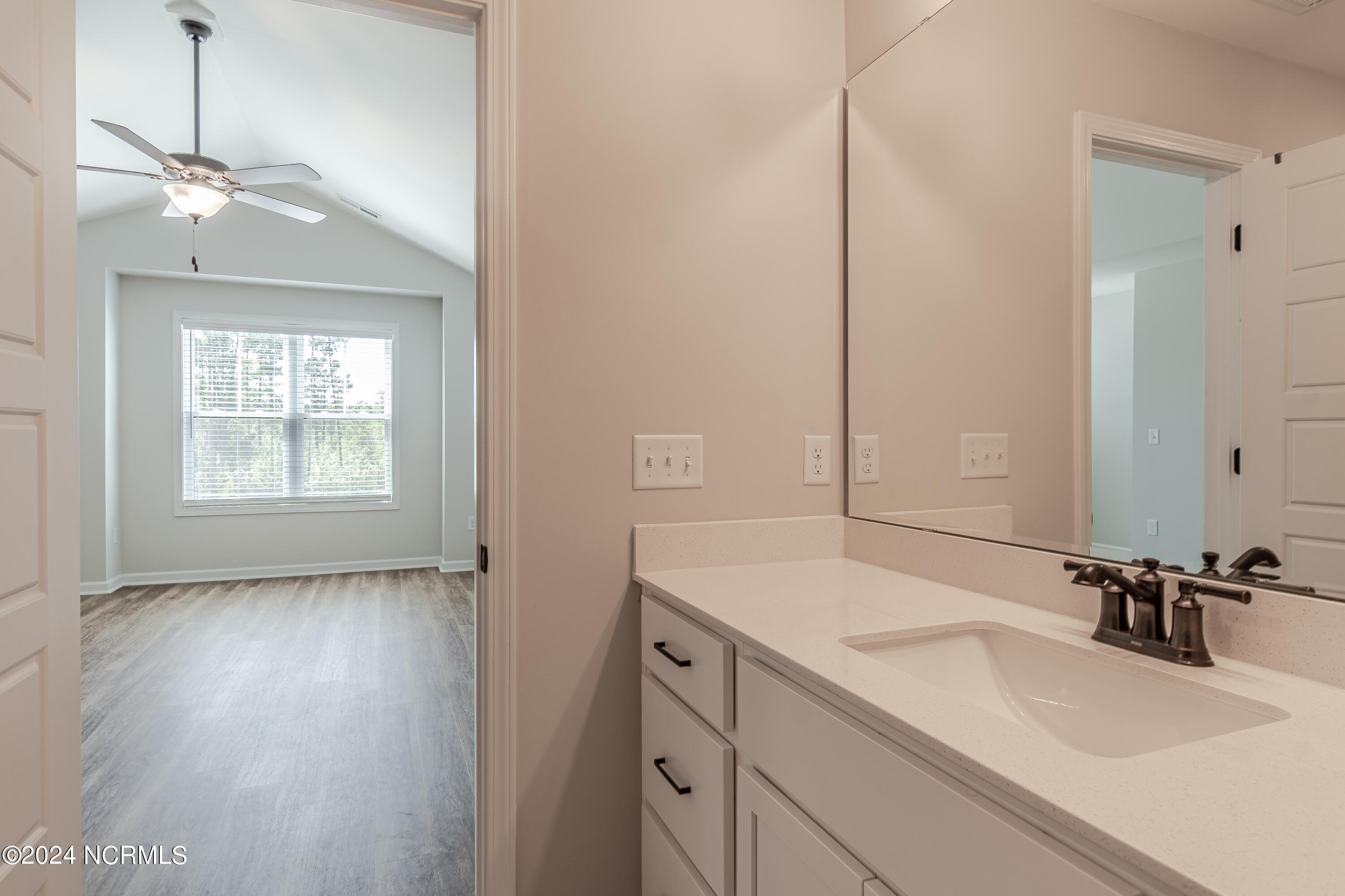 8360 Paramount Point