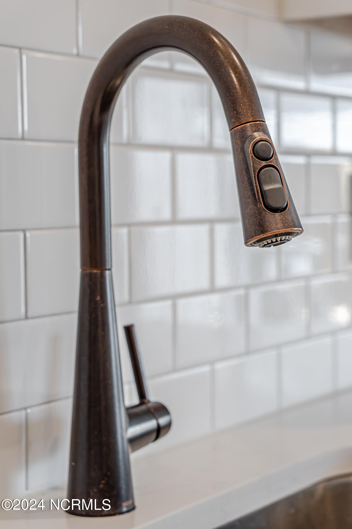 8360 Paramount Point