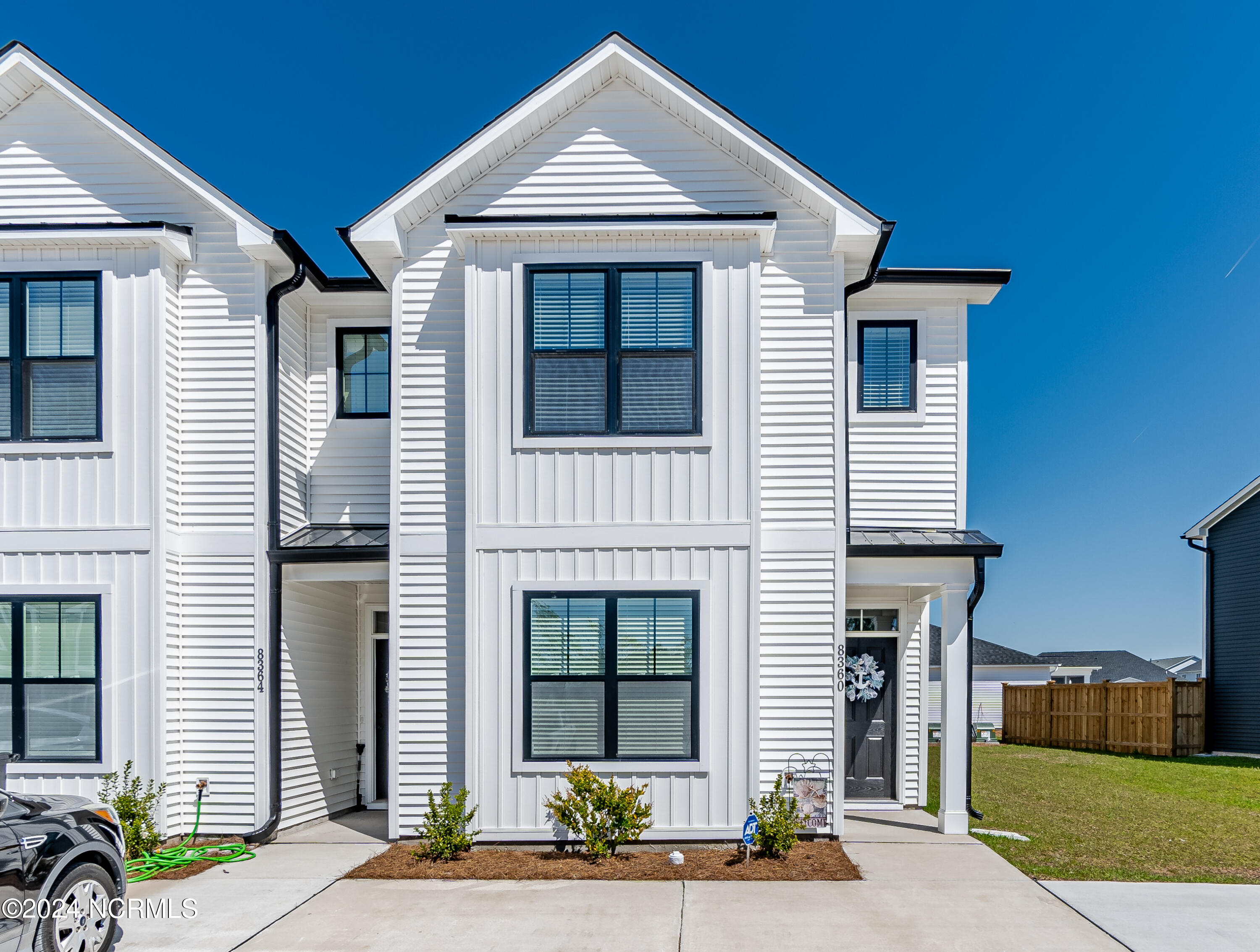 8360 Paramount Point