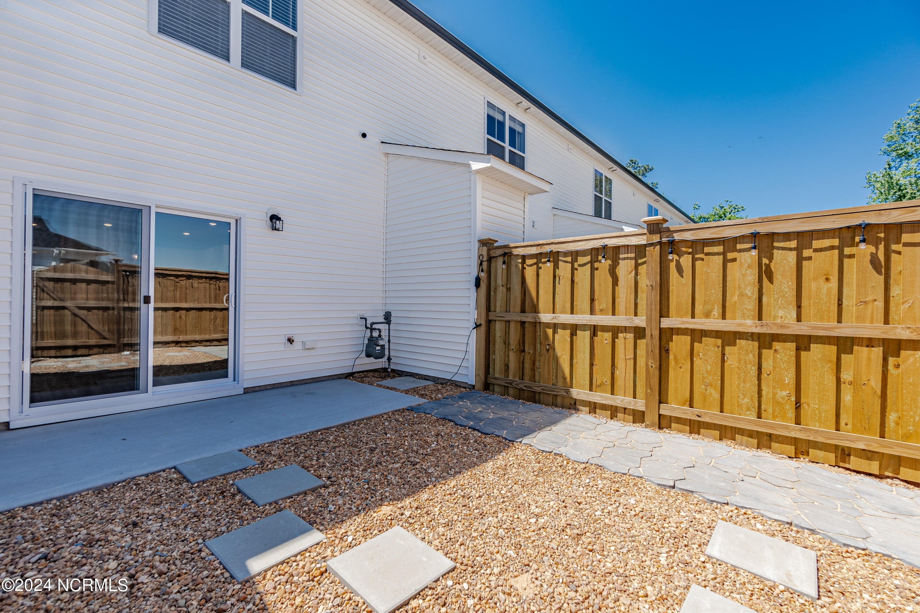 8360 Paramount Point