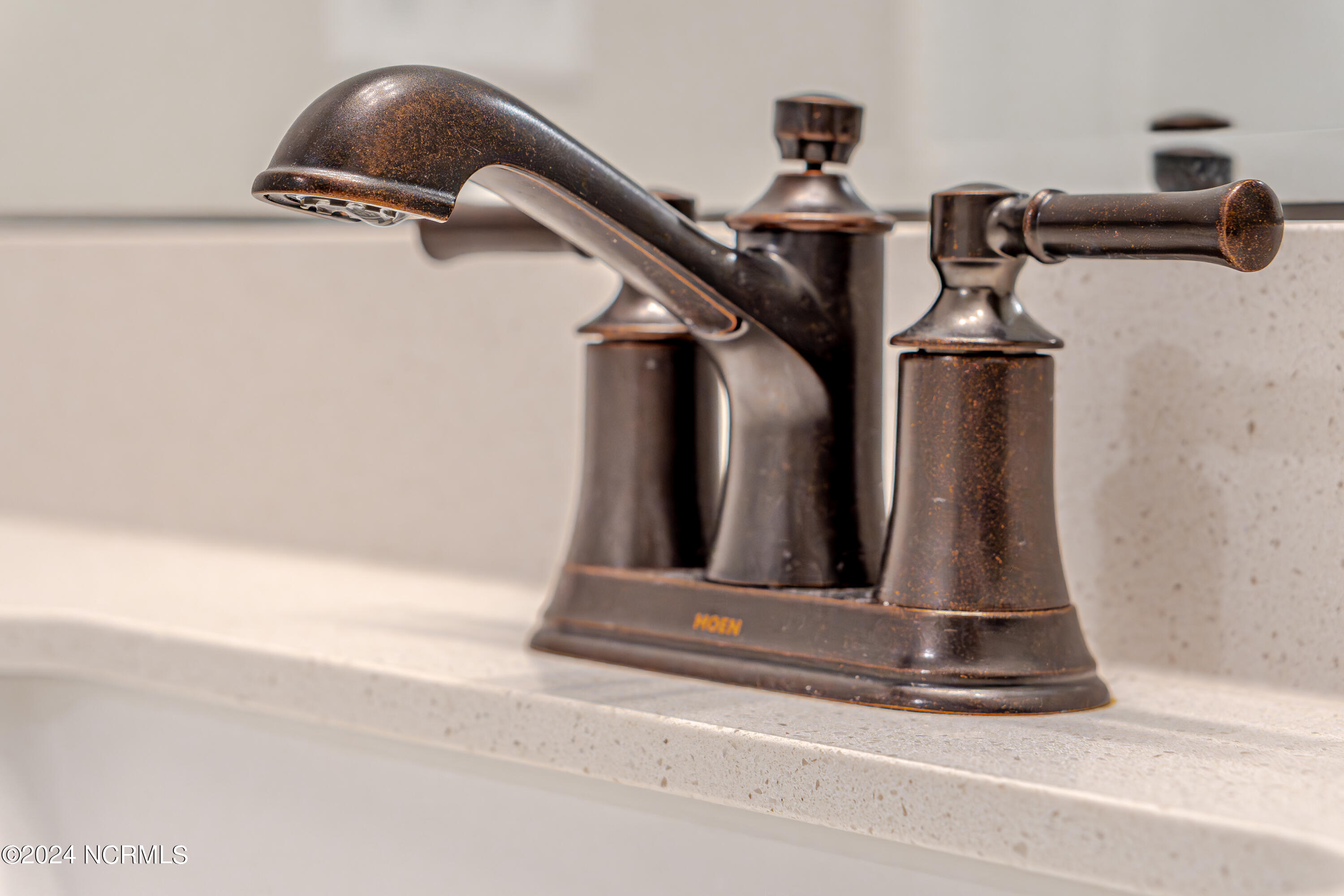 8360 Paramount Point