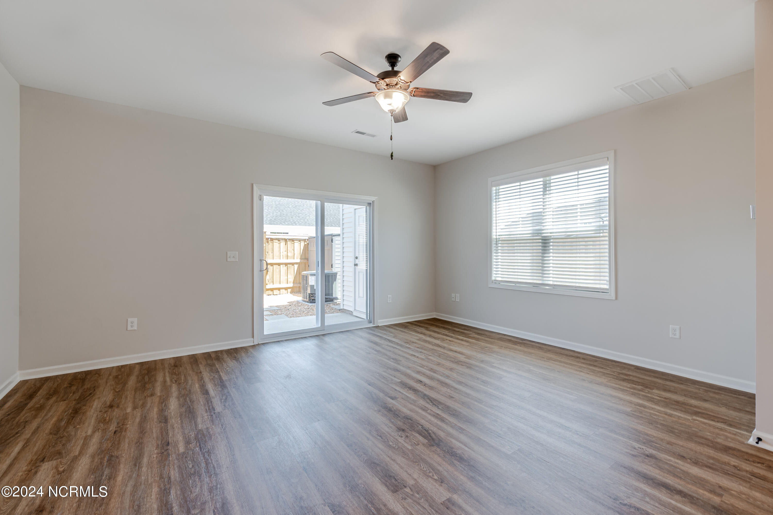 8360 Paramount Point