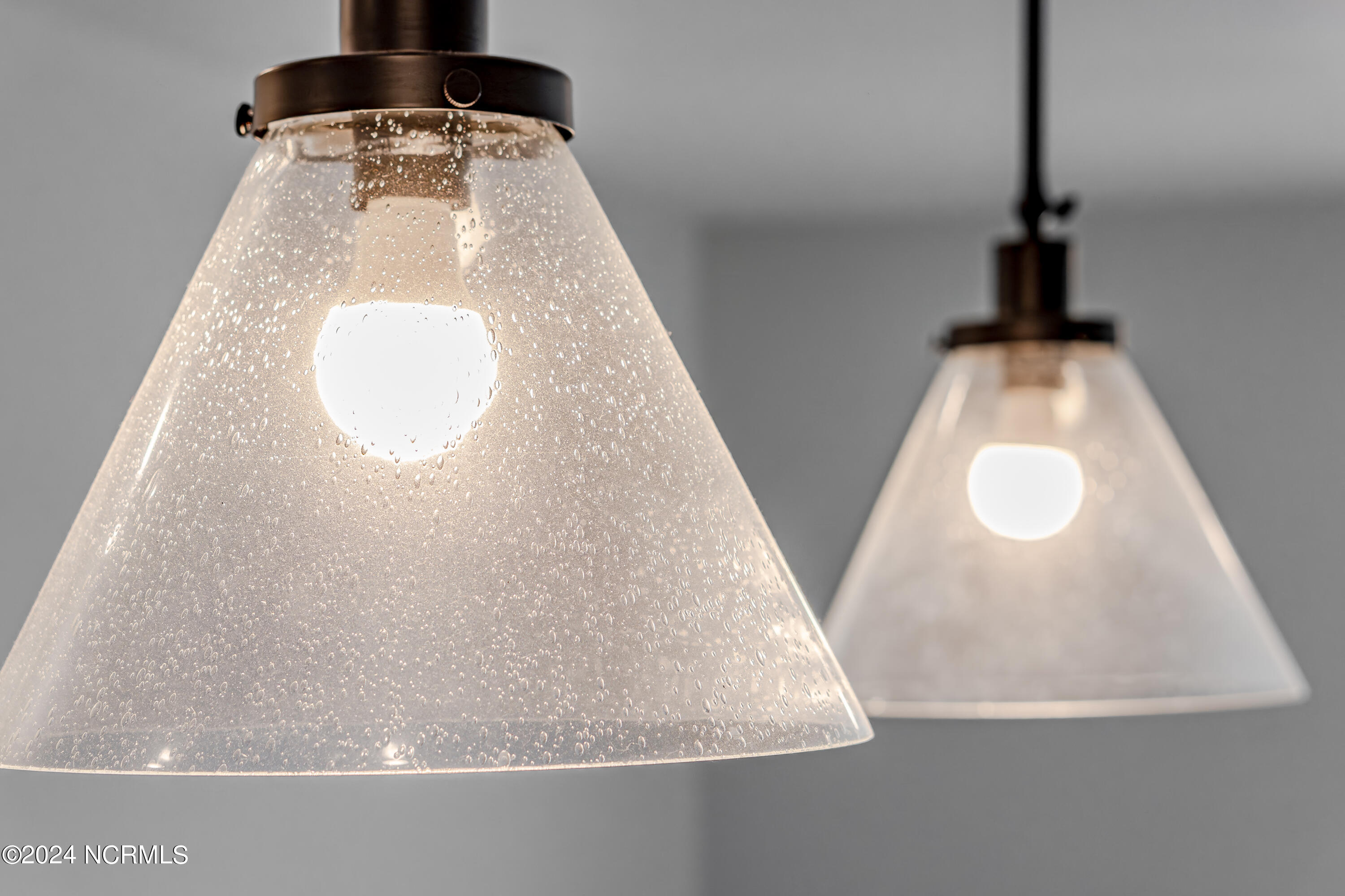 8360 Paramount Point