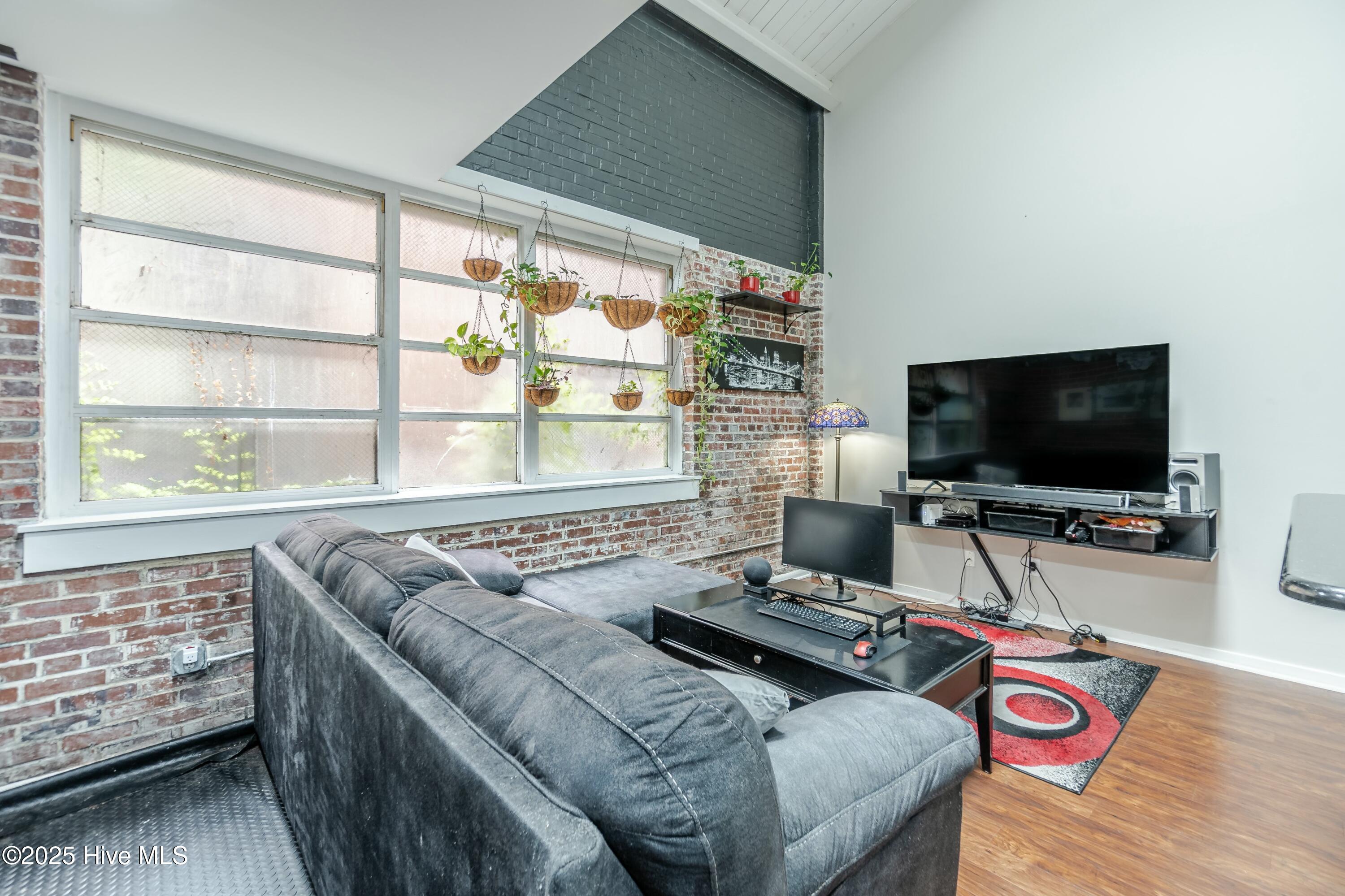 311 N 2nd Street, Apt C