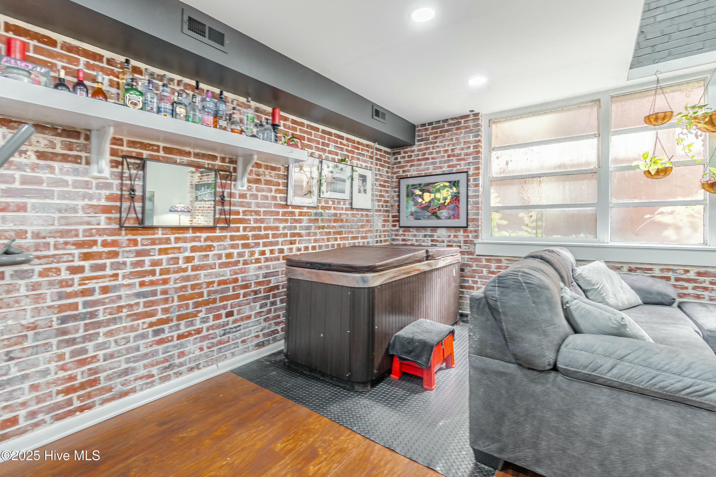 311 N 2nd Street, Apt C