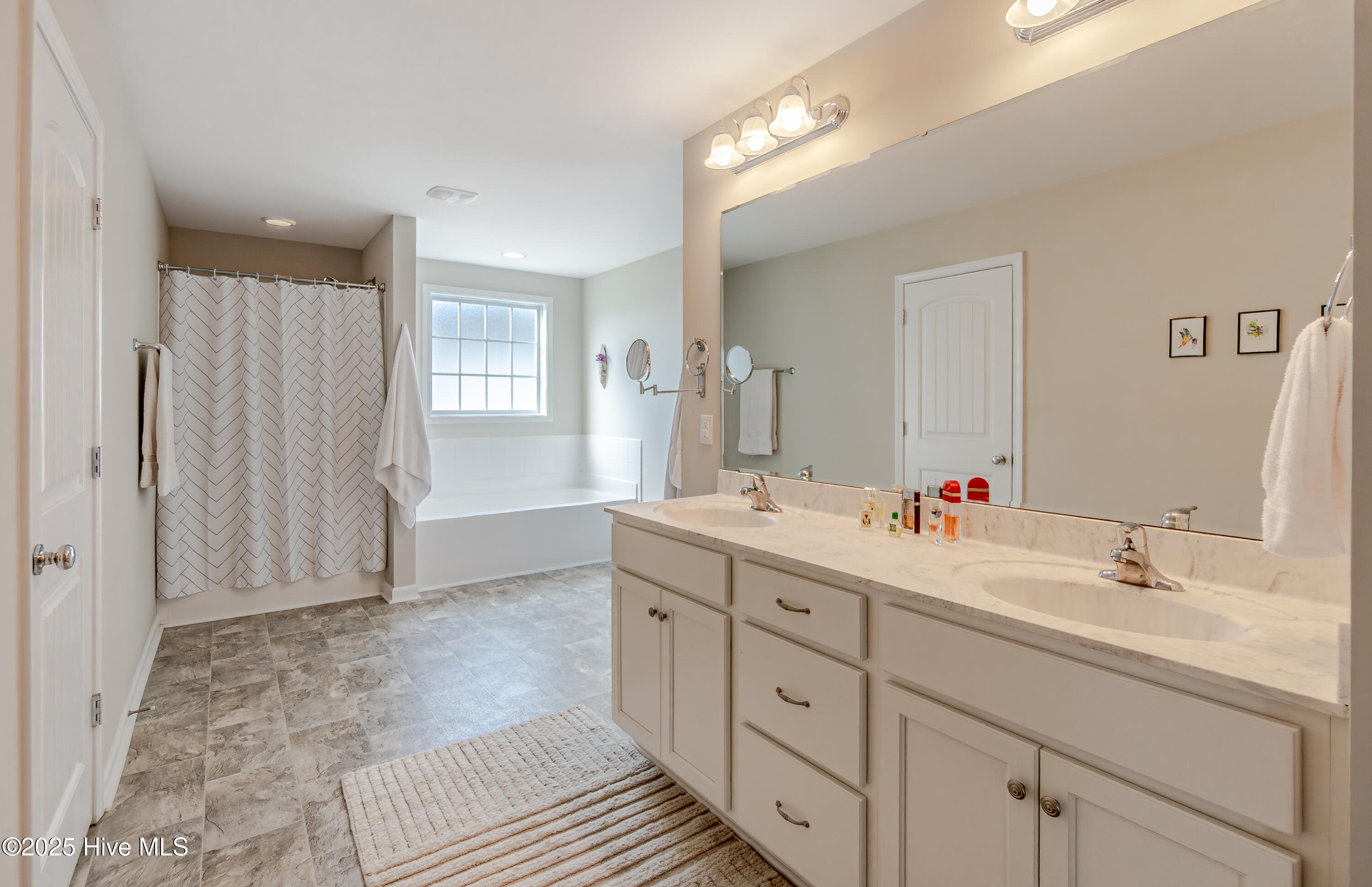 511 Heartwood Drive