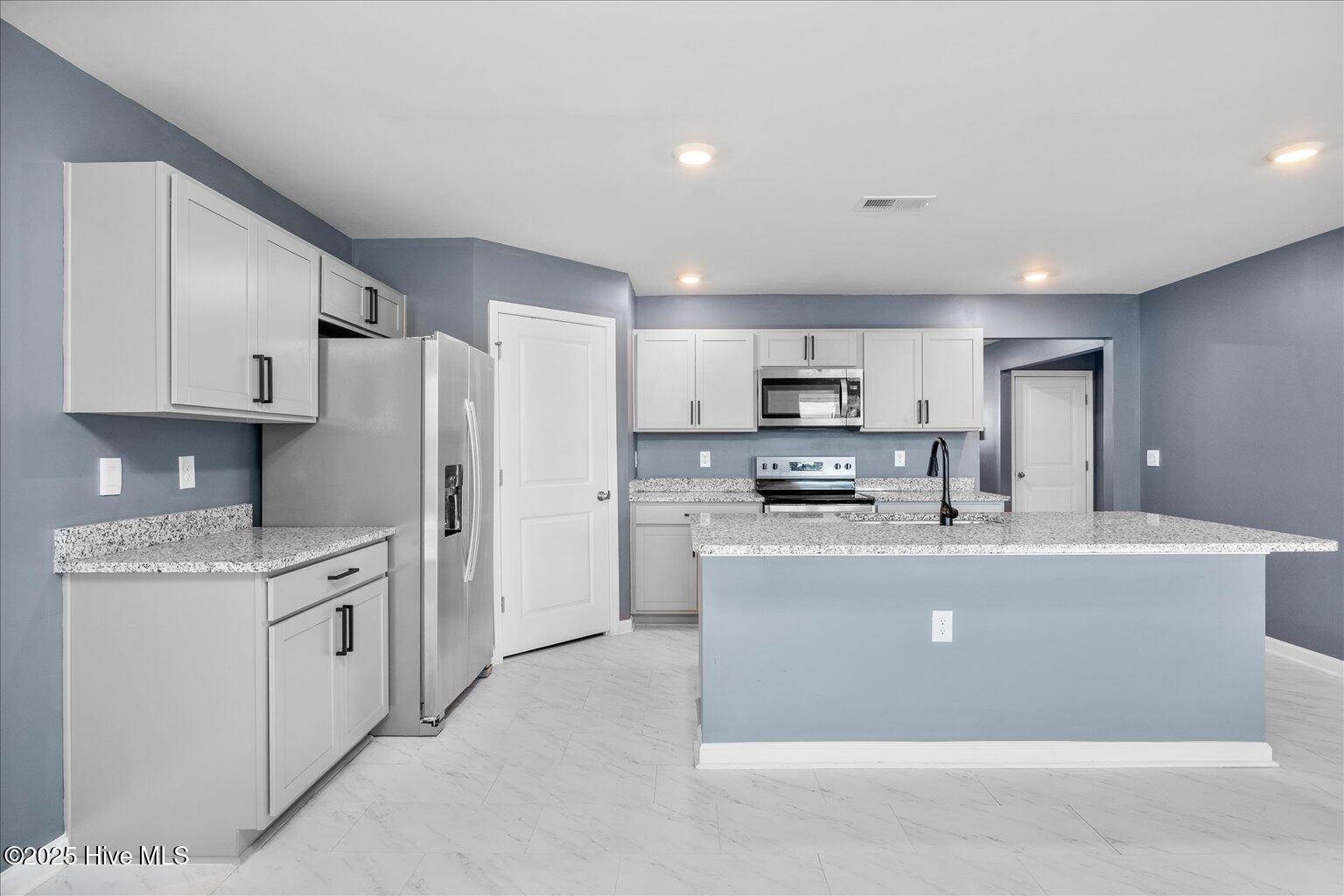 1618 Raptor Terrace NE