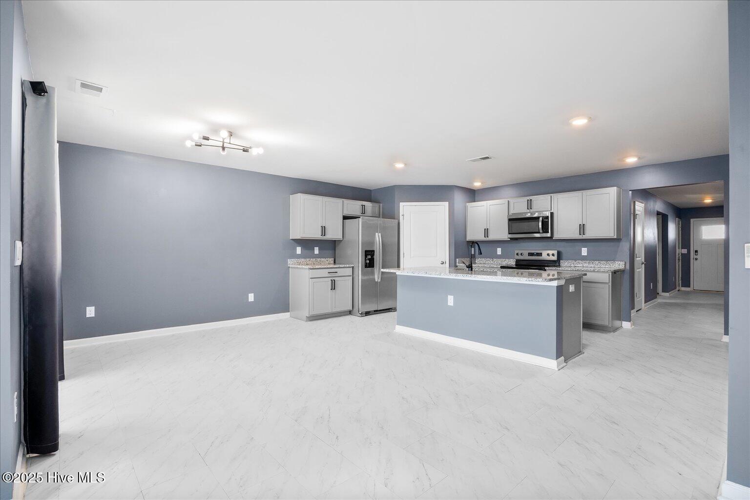 1618 Raptor Terrace NE