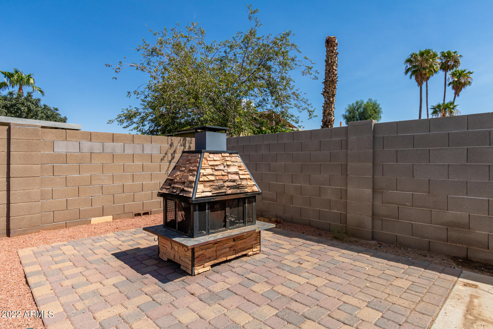 5514 W BARBARA Avenue