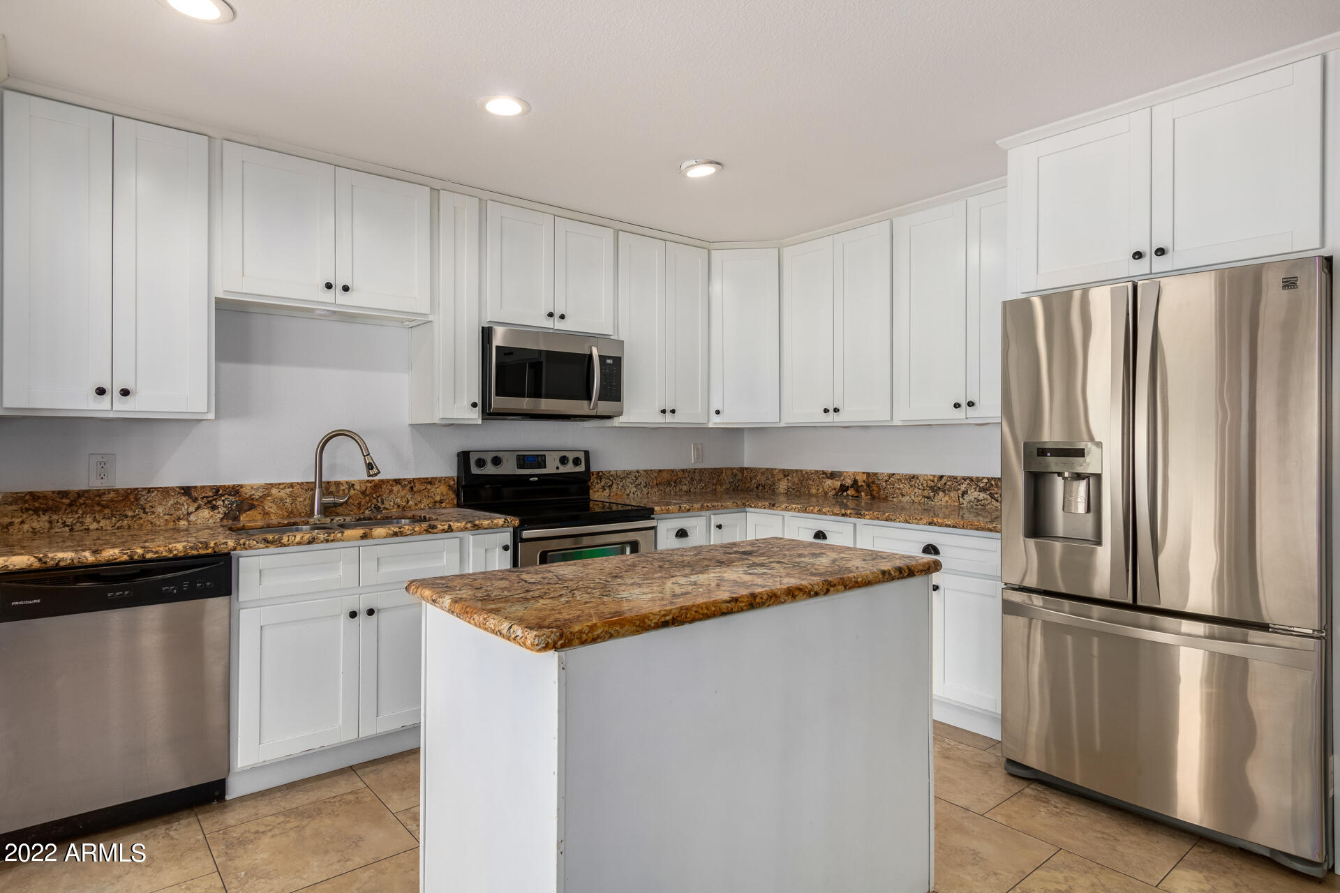 5514 W BARBARA Avenue