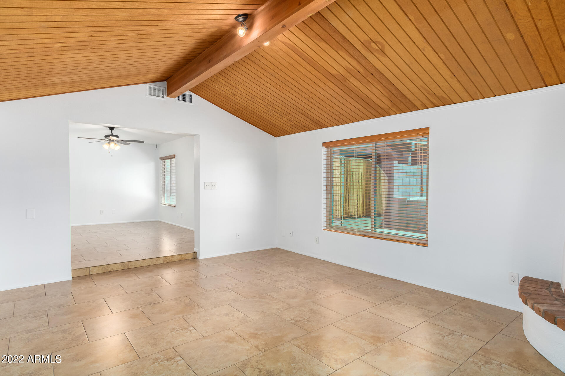 5514 W BARBARA Avenue