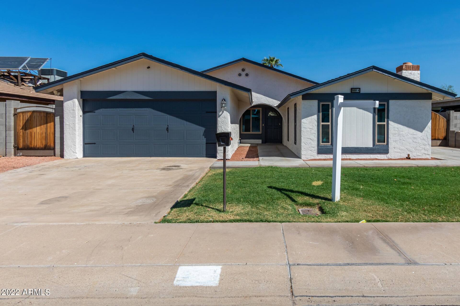 5514 W BARBARA Avenue