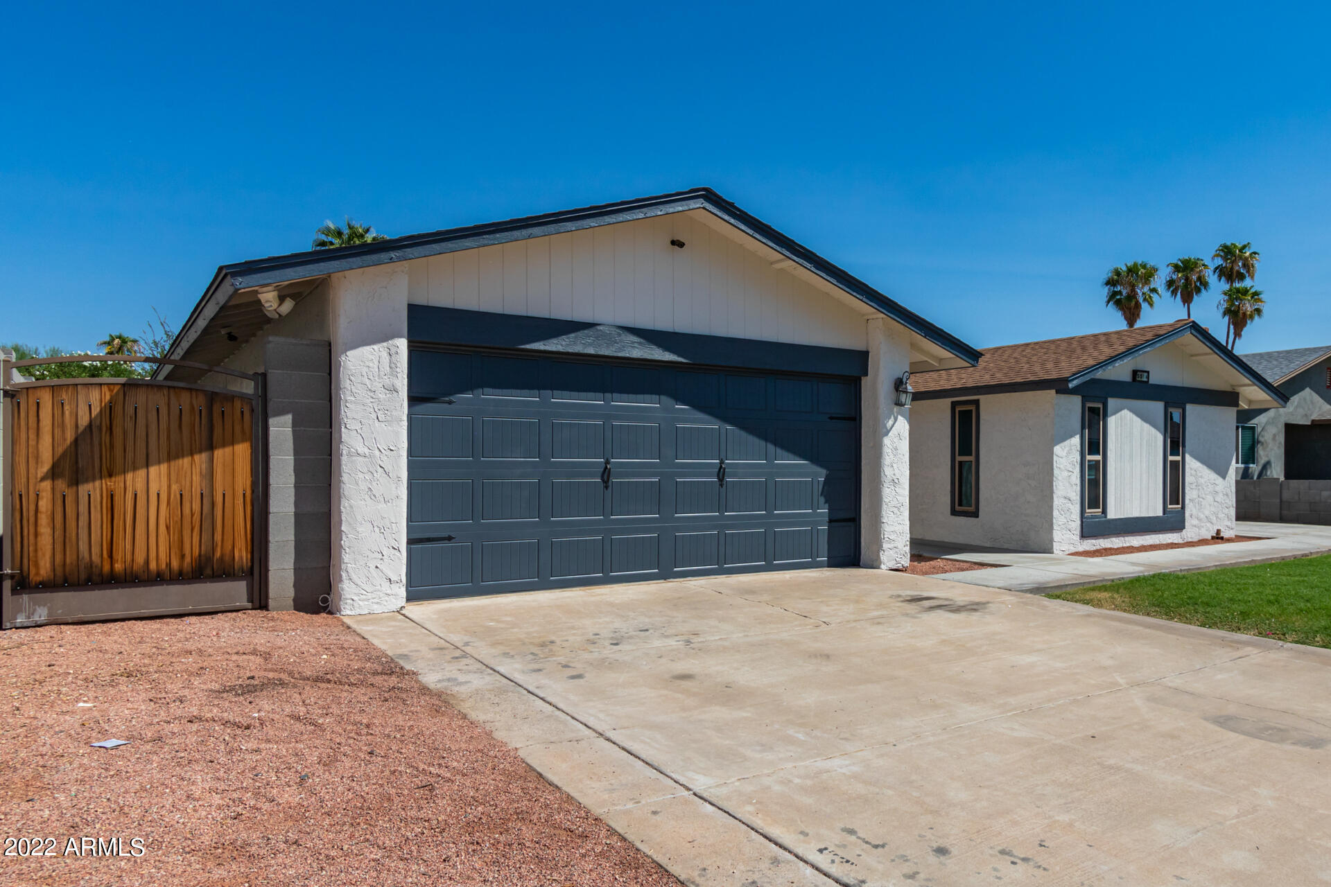 5514 W BARBARA Avenue