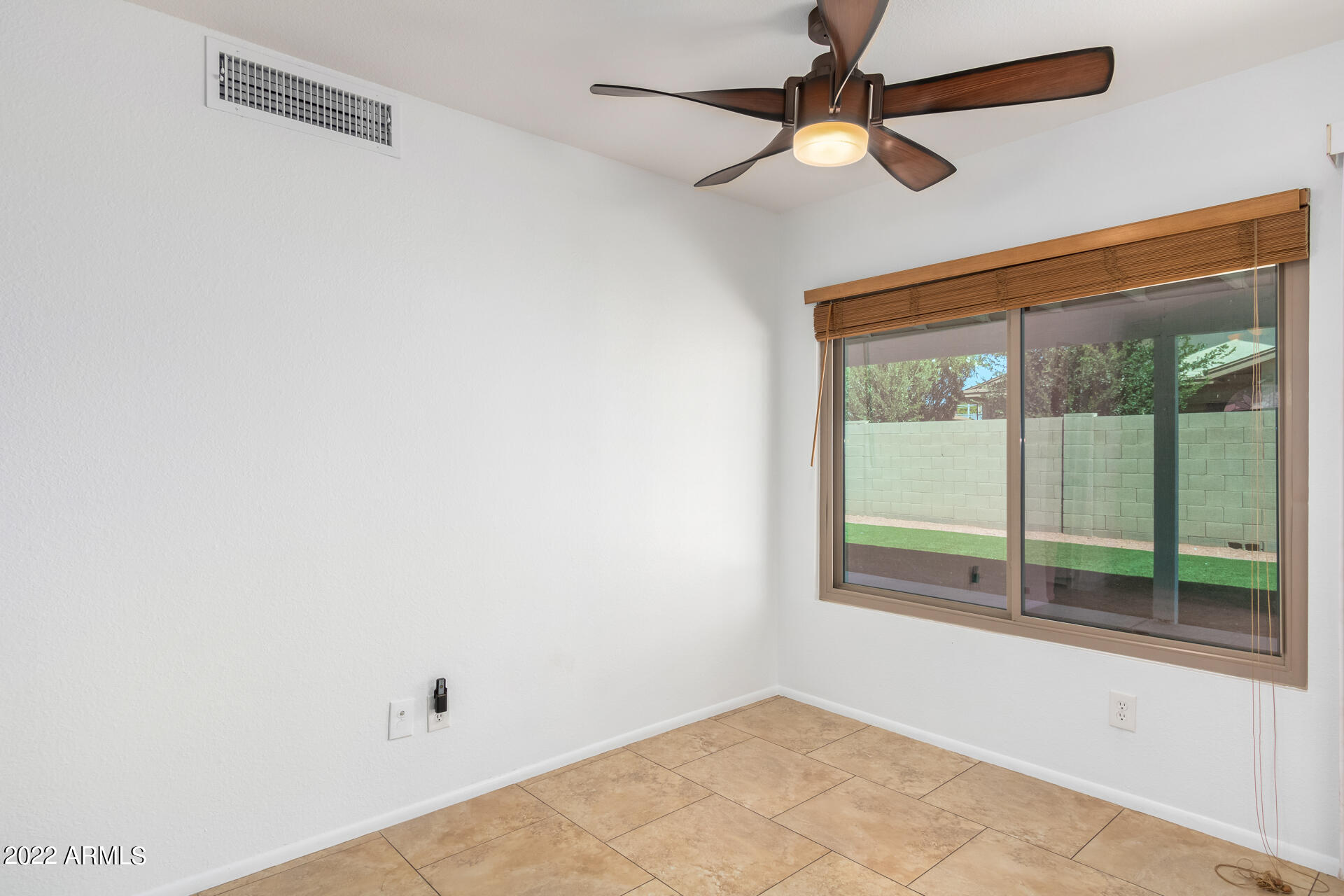 5514 W BARBARA Avenue