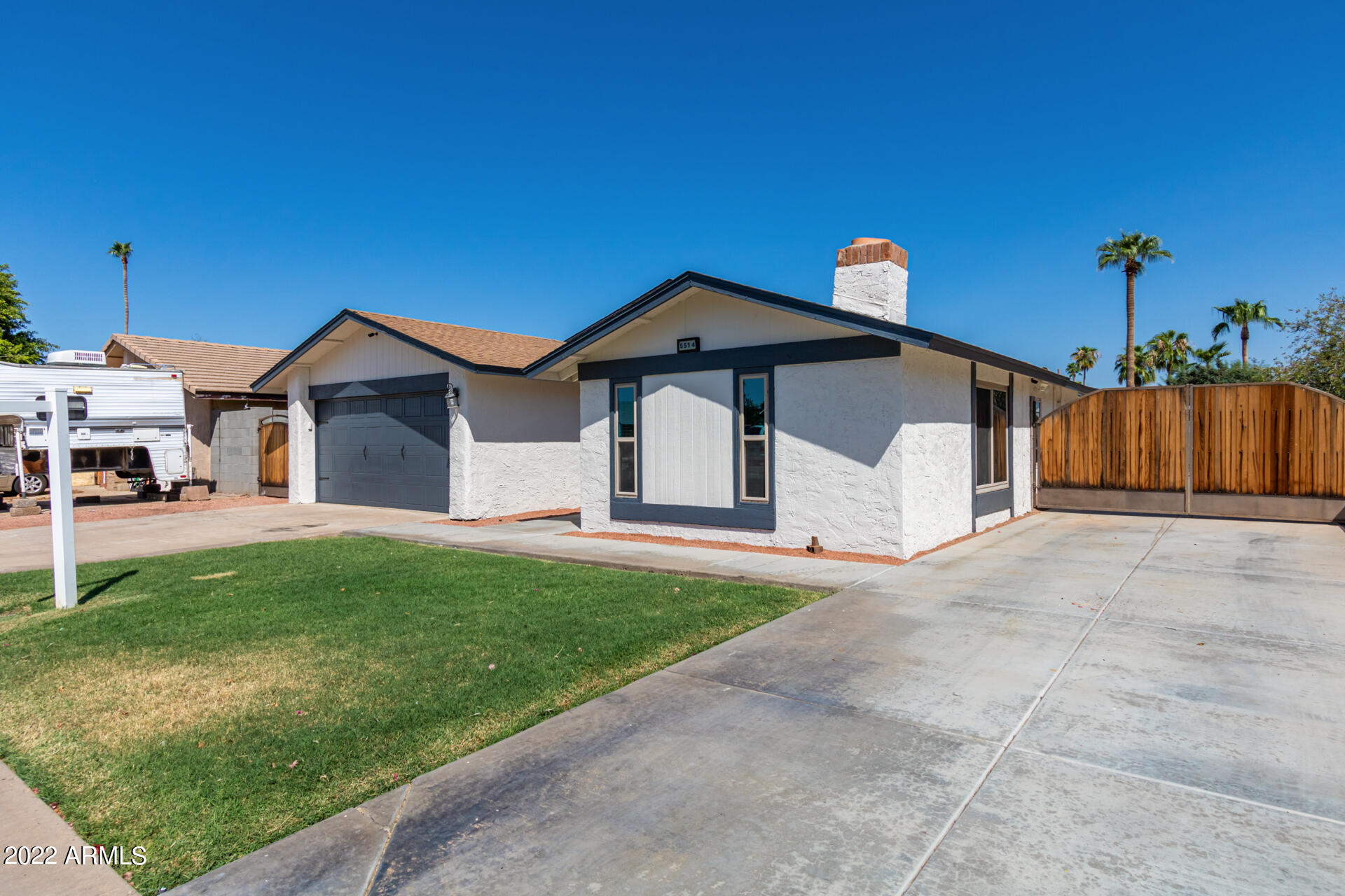 5514 W BARBARA Avenue