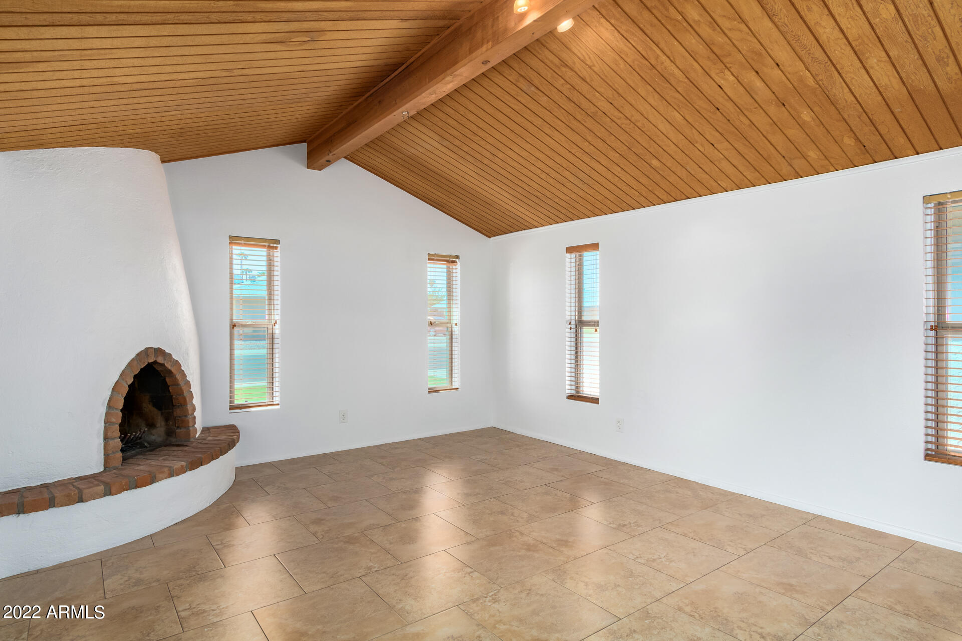 5514 W BARBARA Avenue