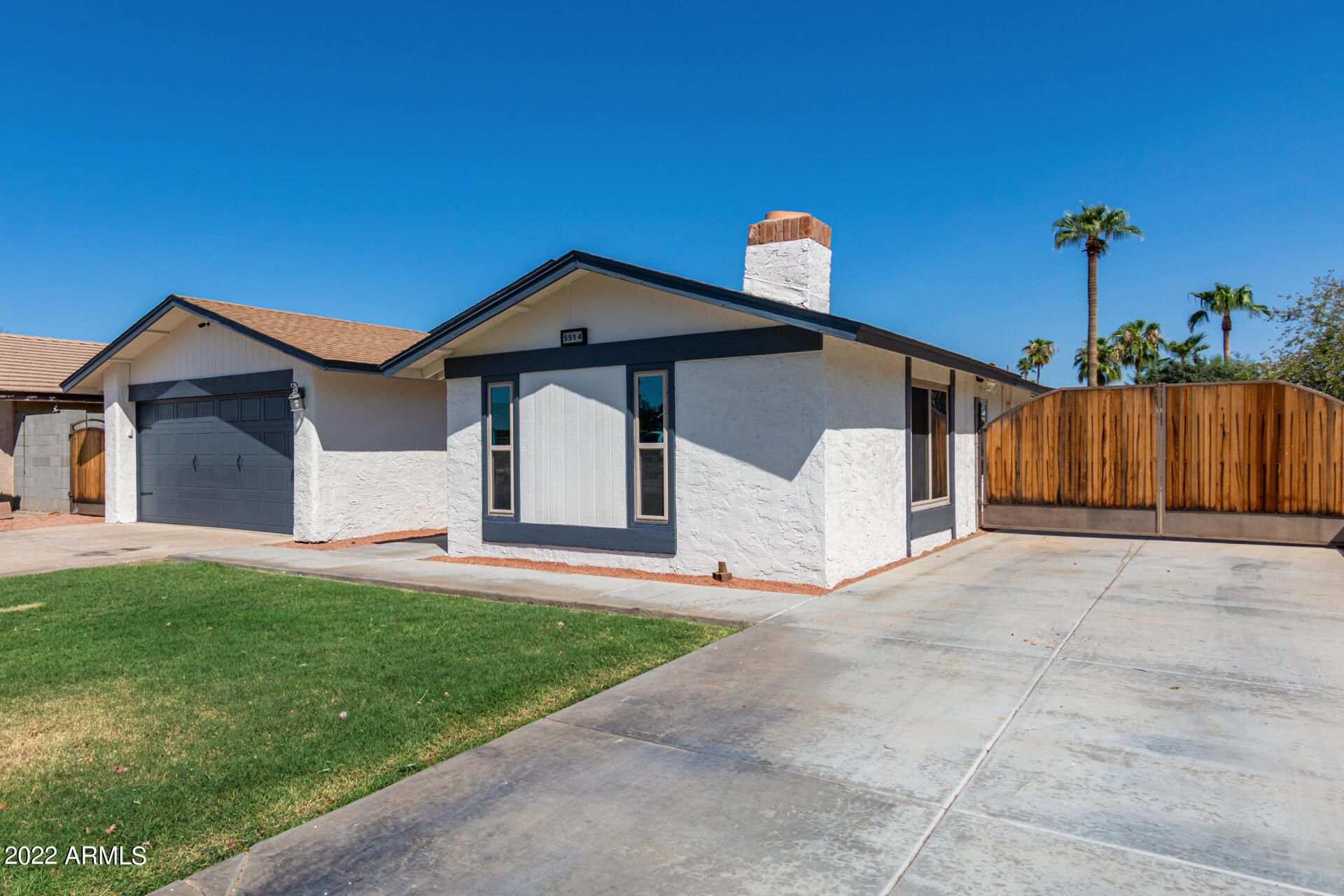 5514 W BARBARA Avenue