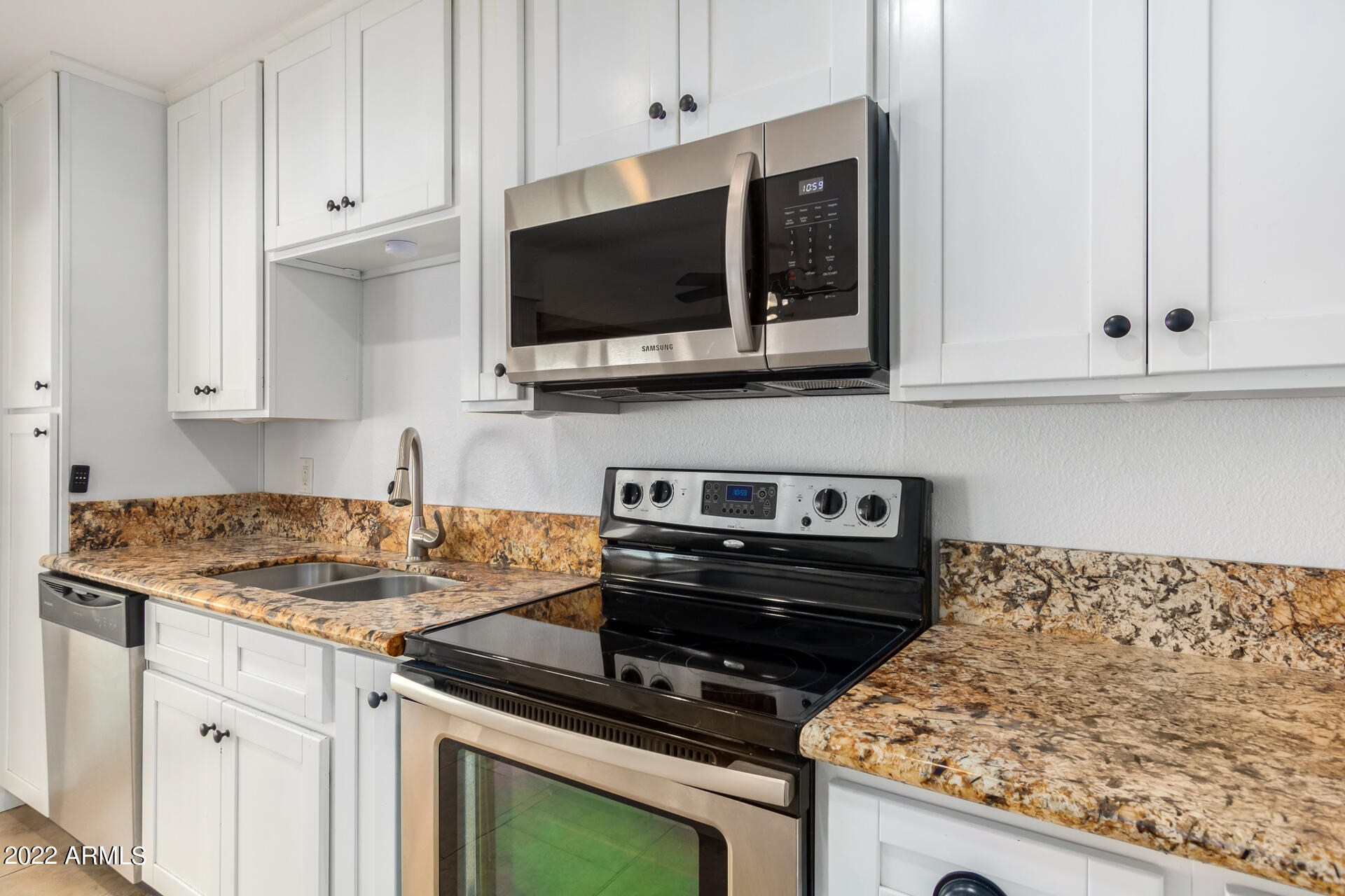 5514 W BARBARA Avenue