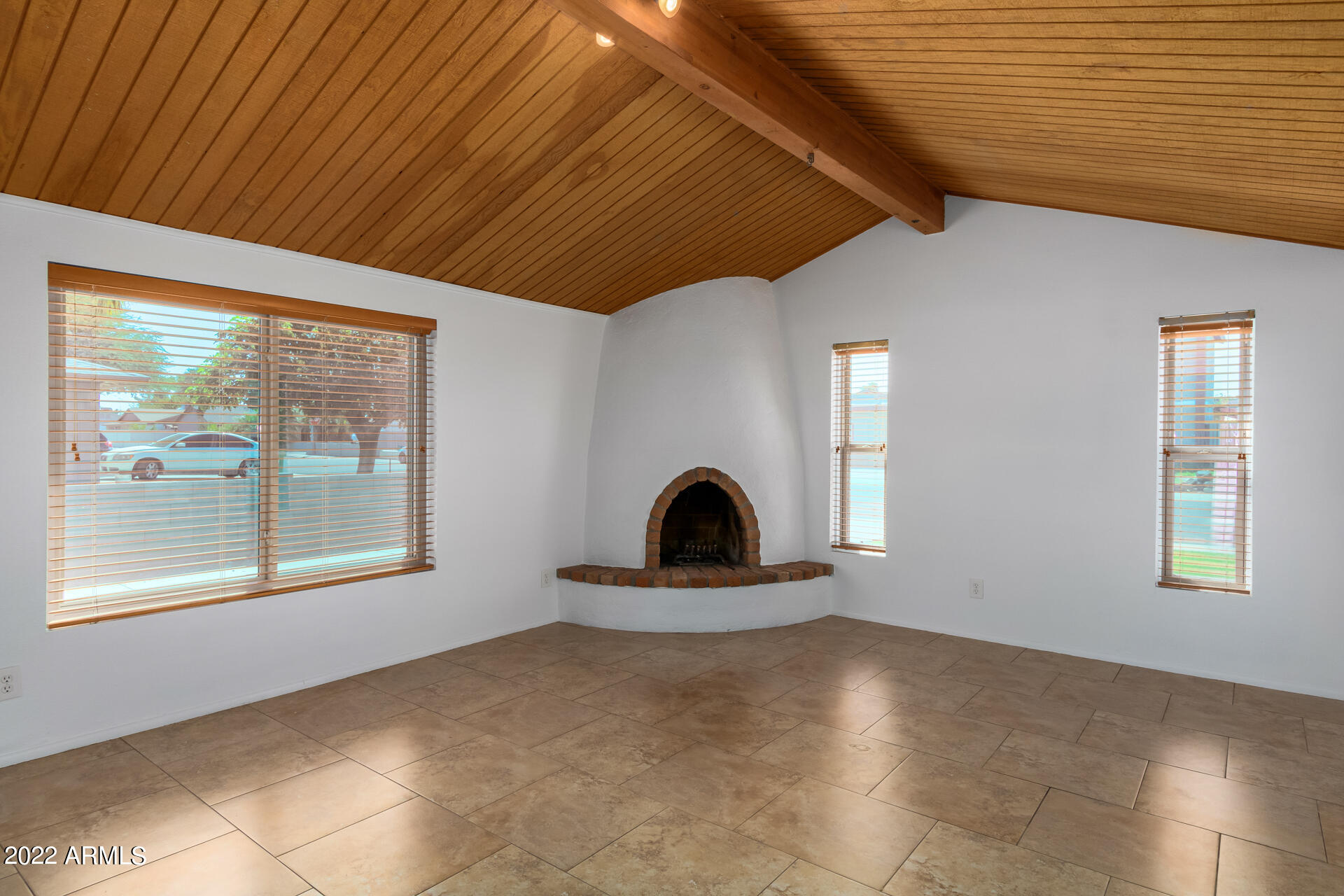 5514 W BARBARA Avenue