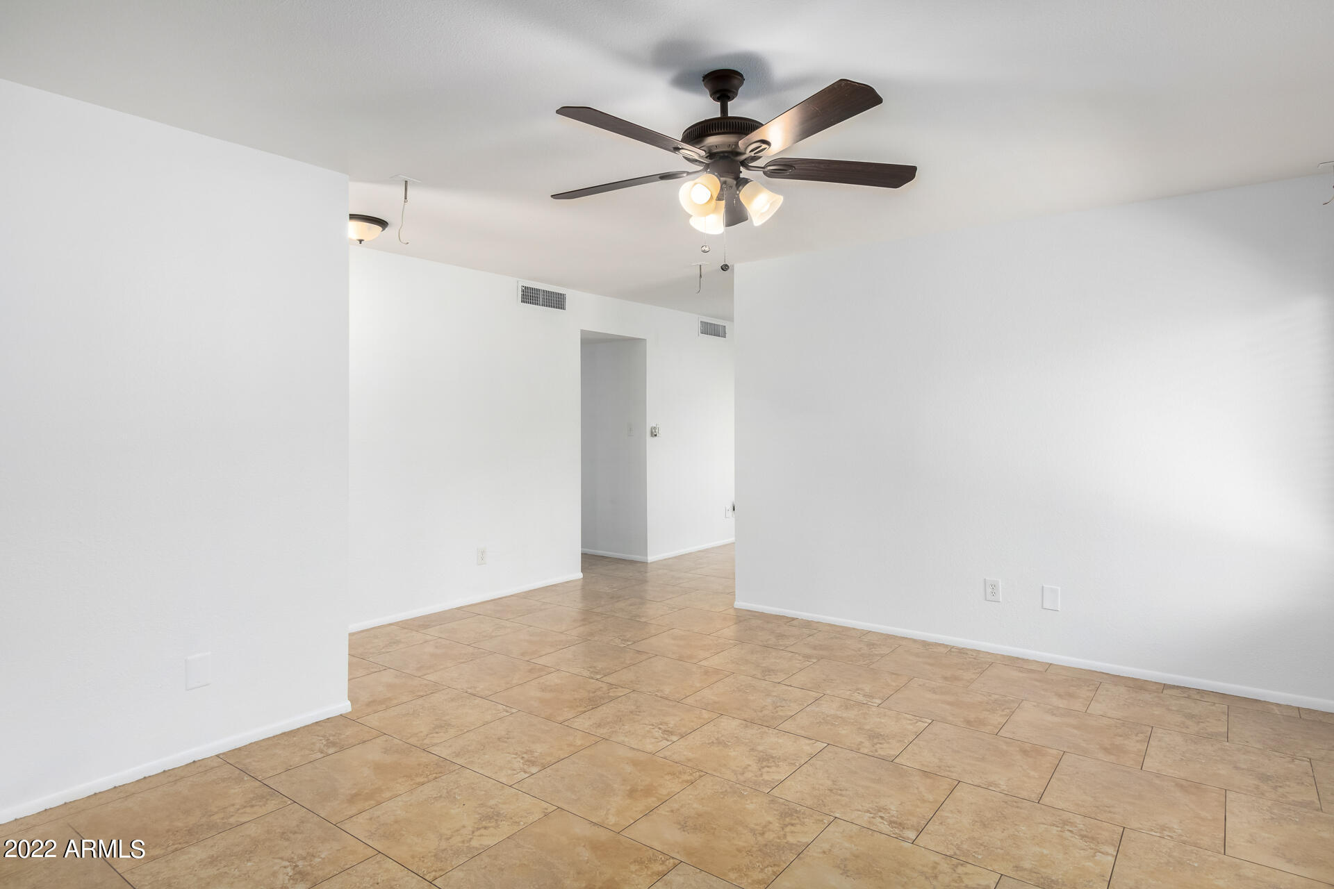 5514 W BARBARA Avenue