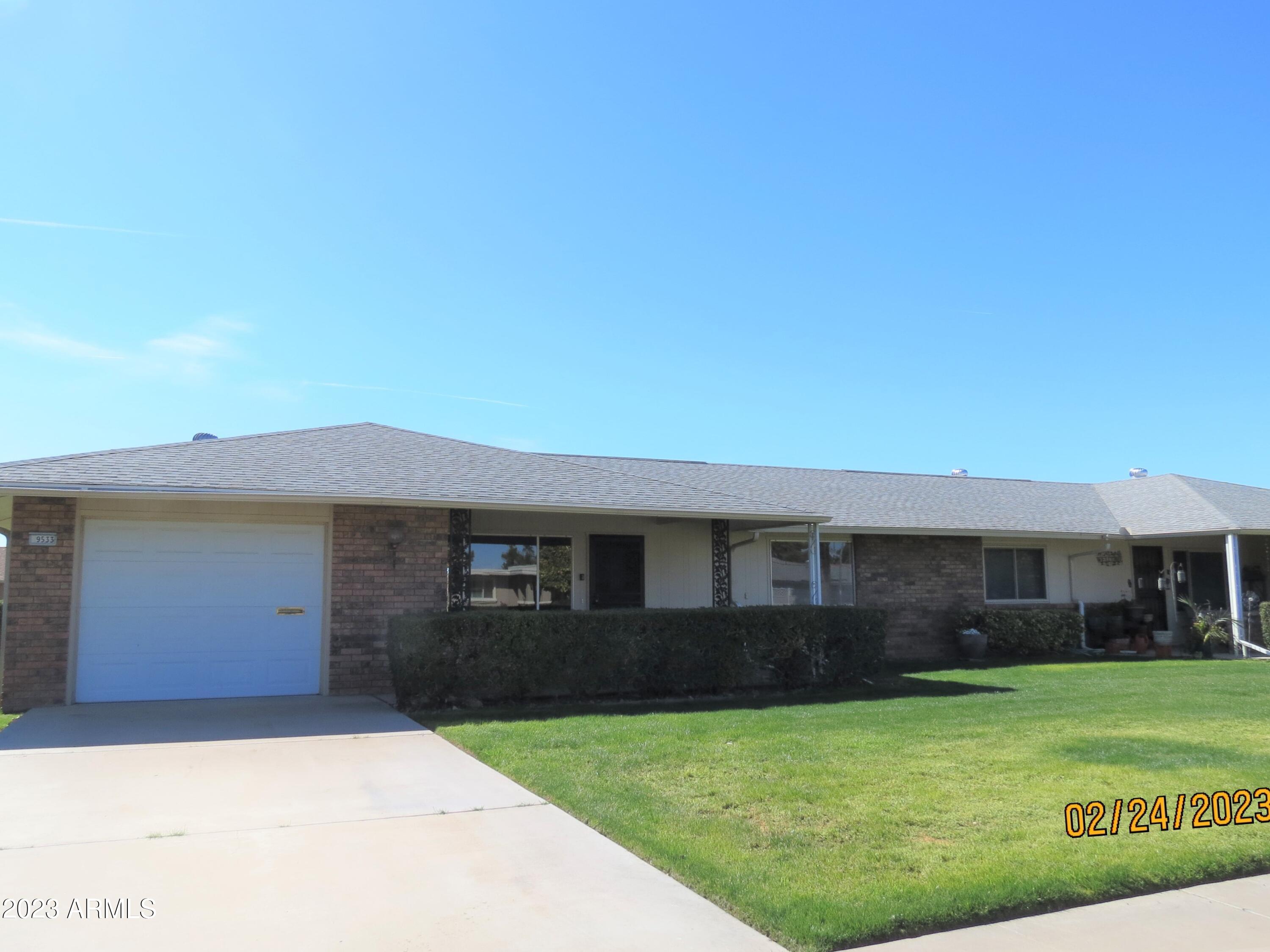 9533 W Oak Ridge Drive