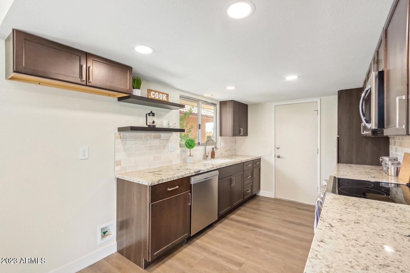 12439 W BANYAN Drive