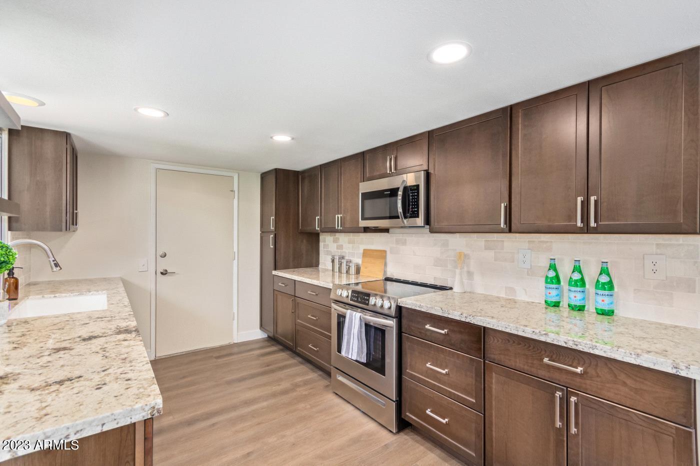 12439 W BANYAN Drive