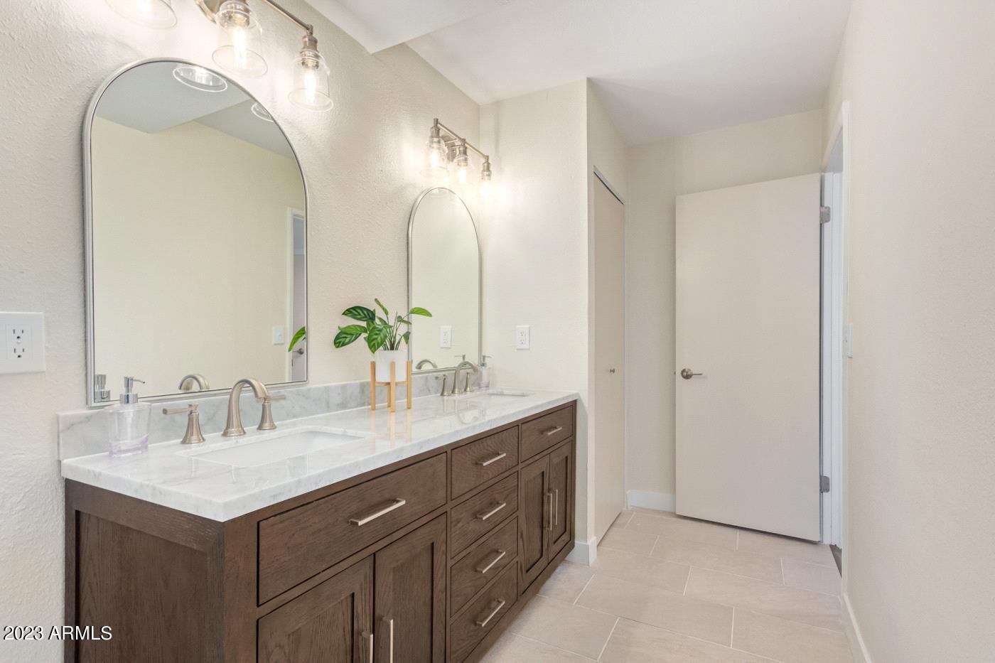 12439 W BANYAN Drive