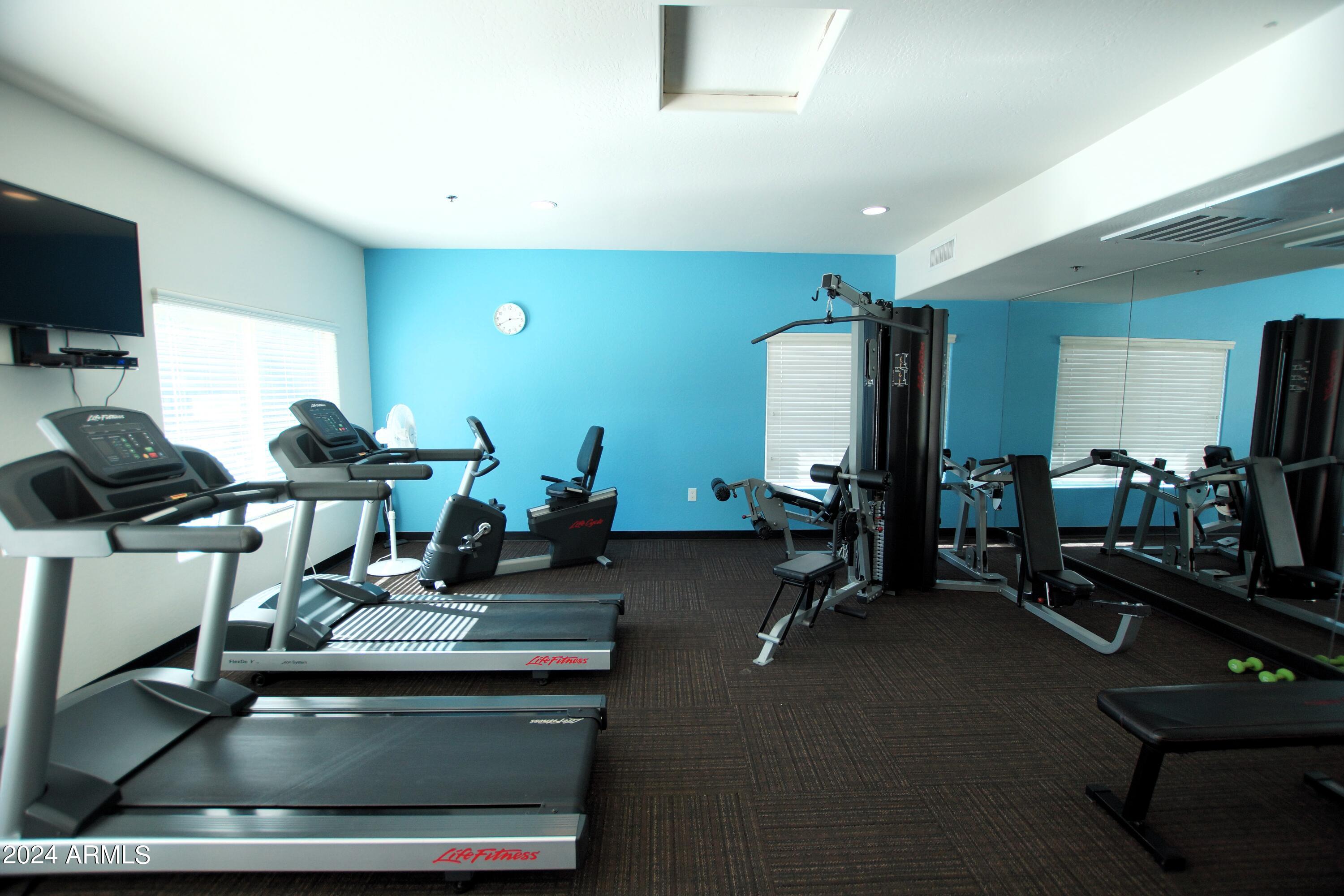 2425 W BRONCO BUTTE Trail # 2040