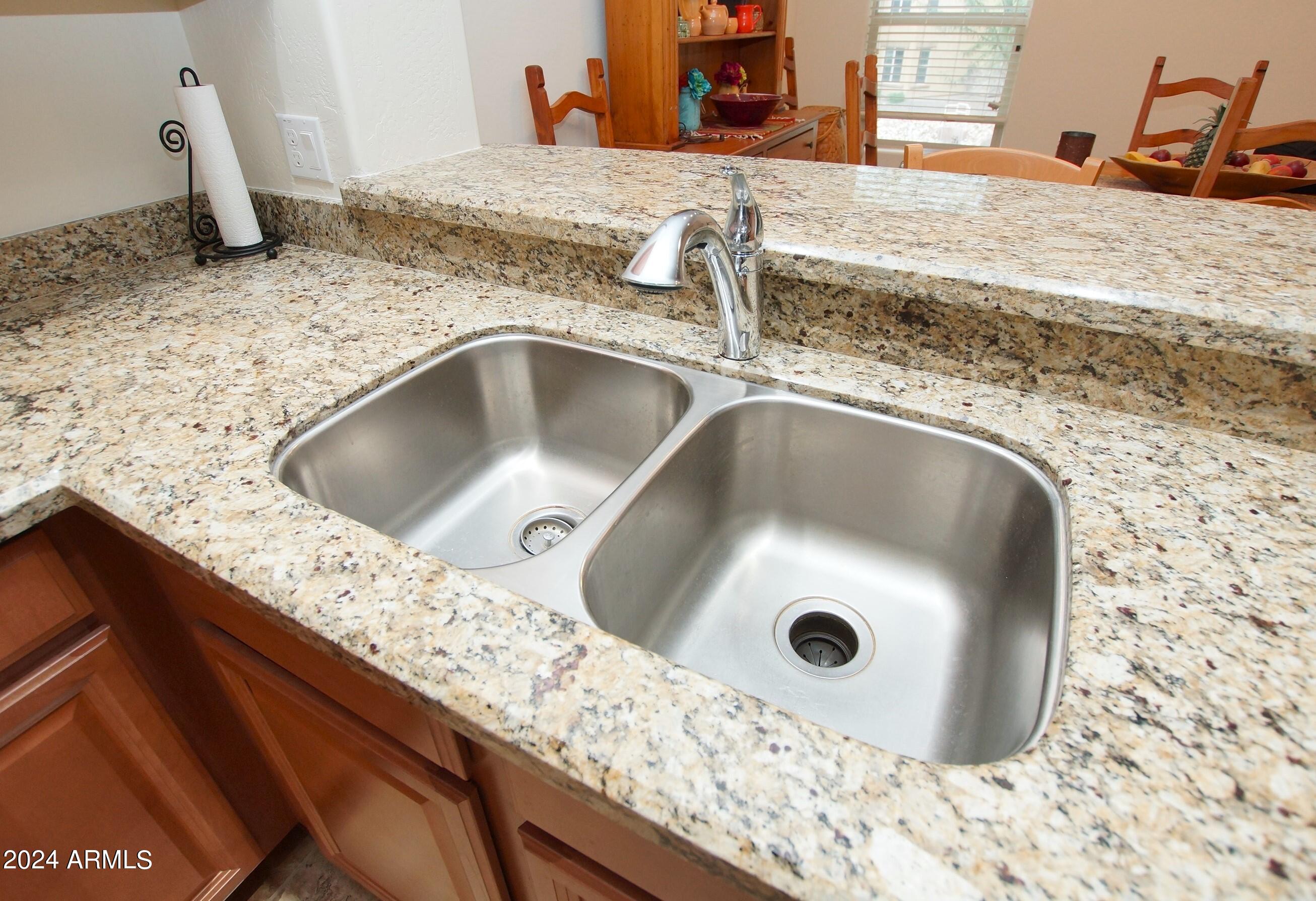 2425 W BRONCO BUTTE Trail # 2040