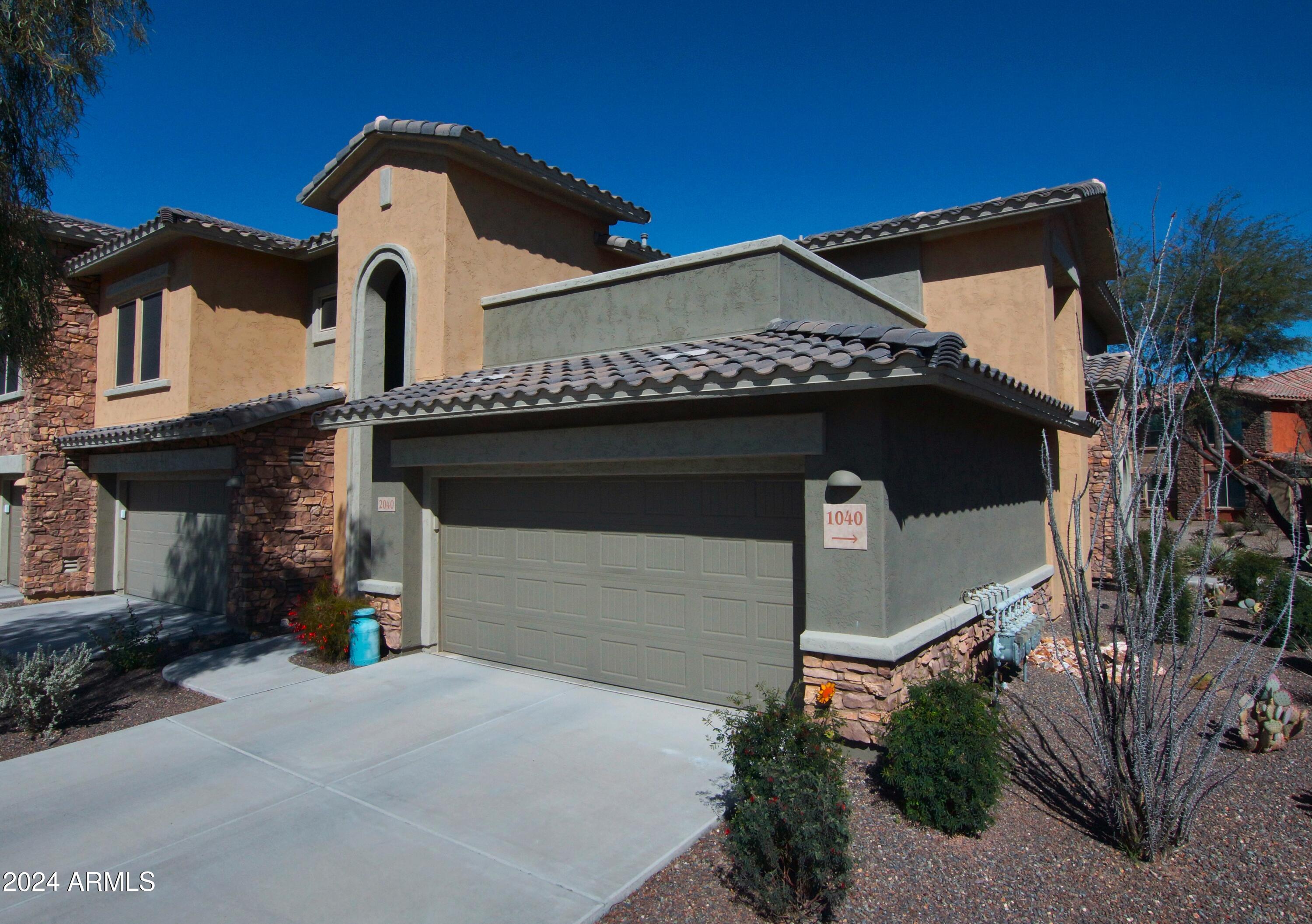 2425 W BRONCO BUTTE Trail # 2040