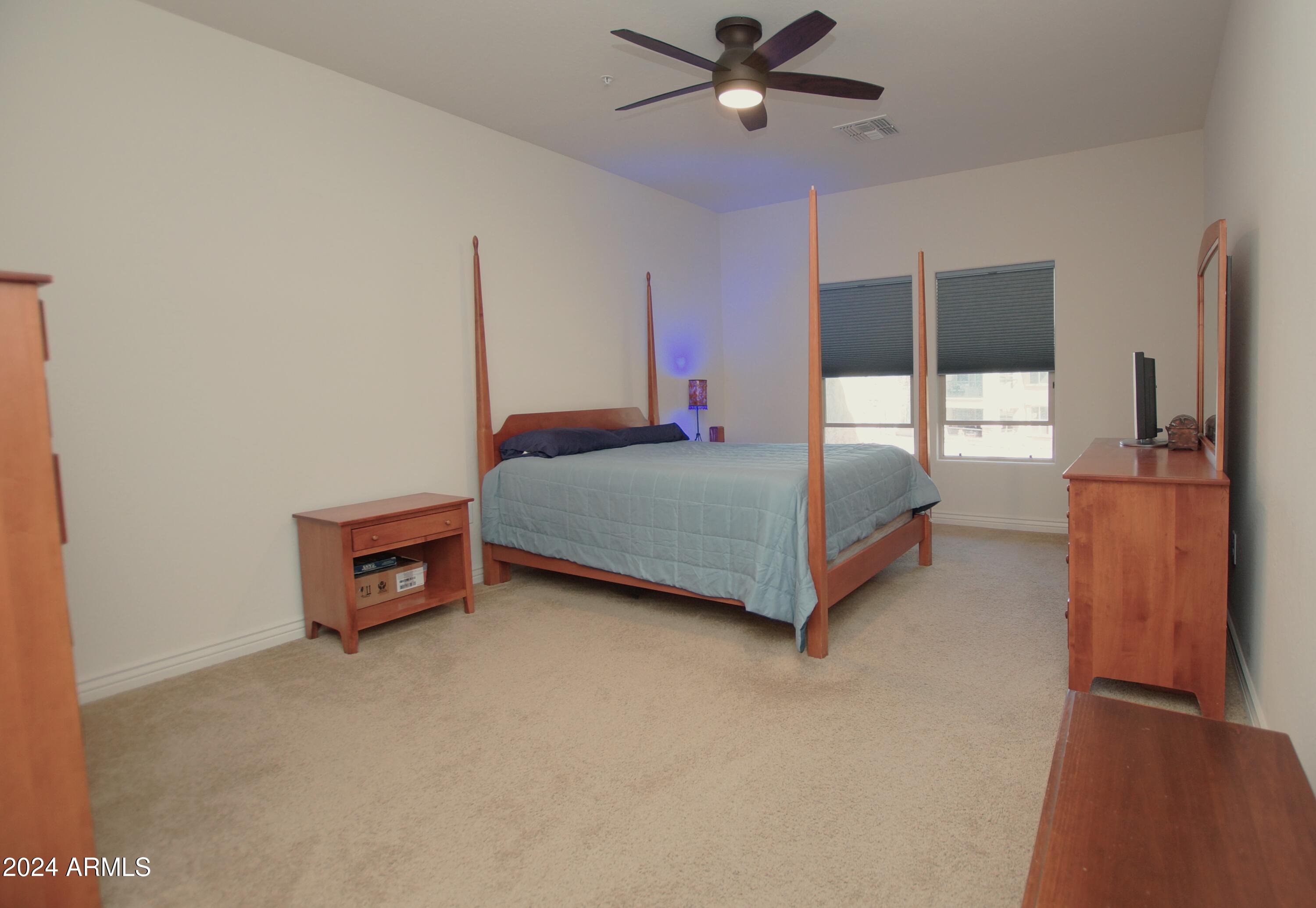 2425 W BRONCO BUTTE Trail # 2040