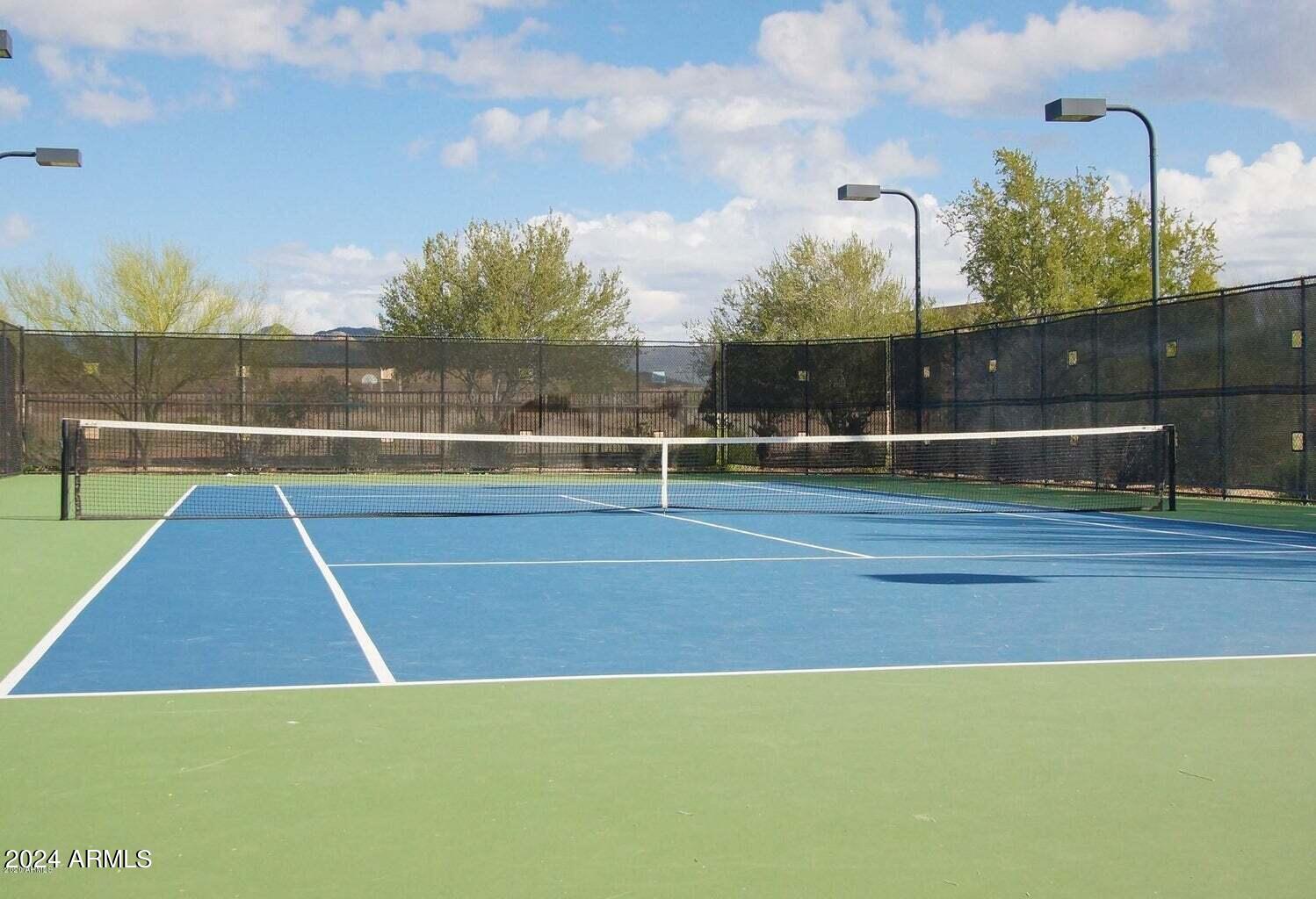 2425 W BRONCO BUTTE Trail # 2040