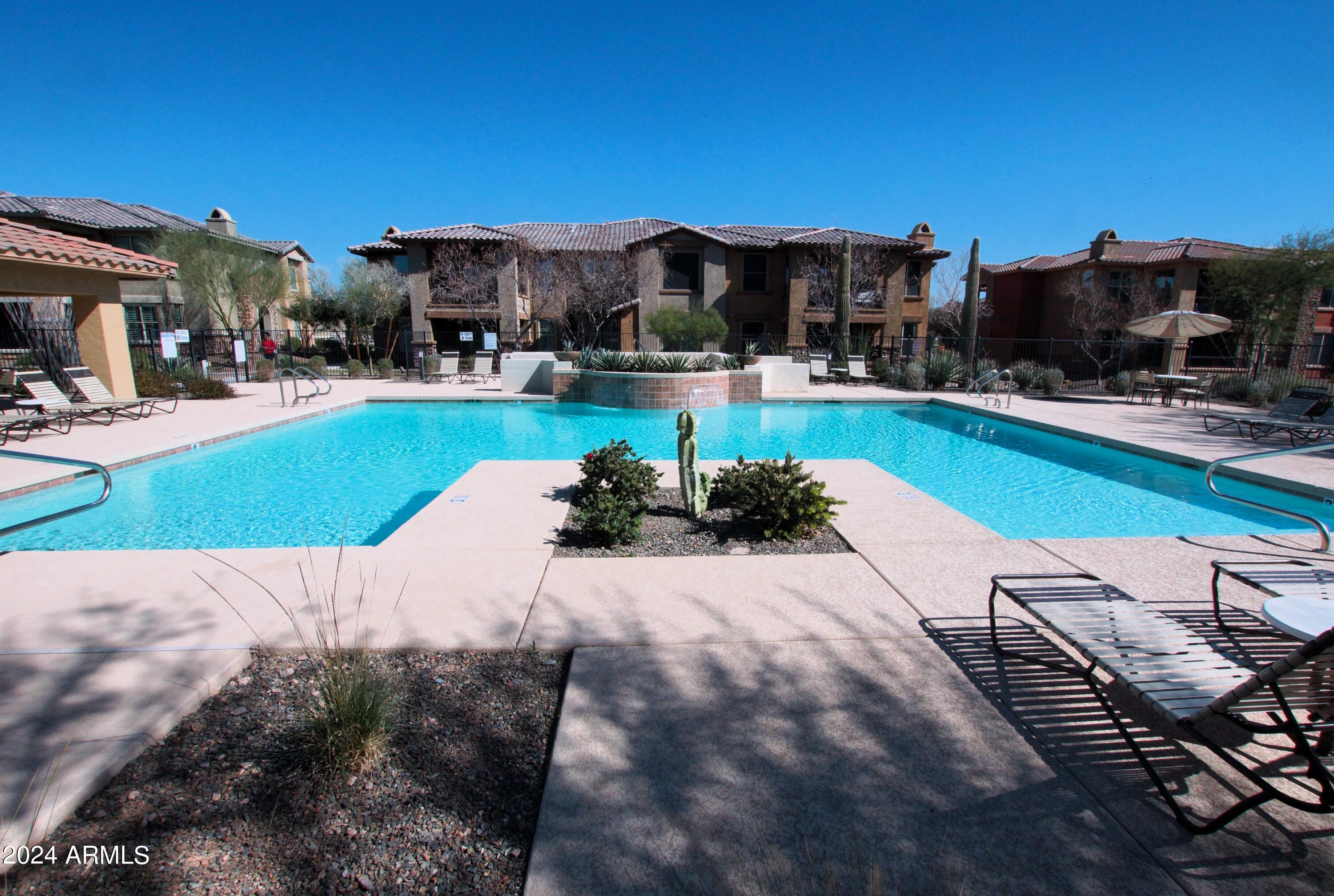 2425 W BRONCO BUTTE Trail # 2040