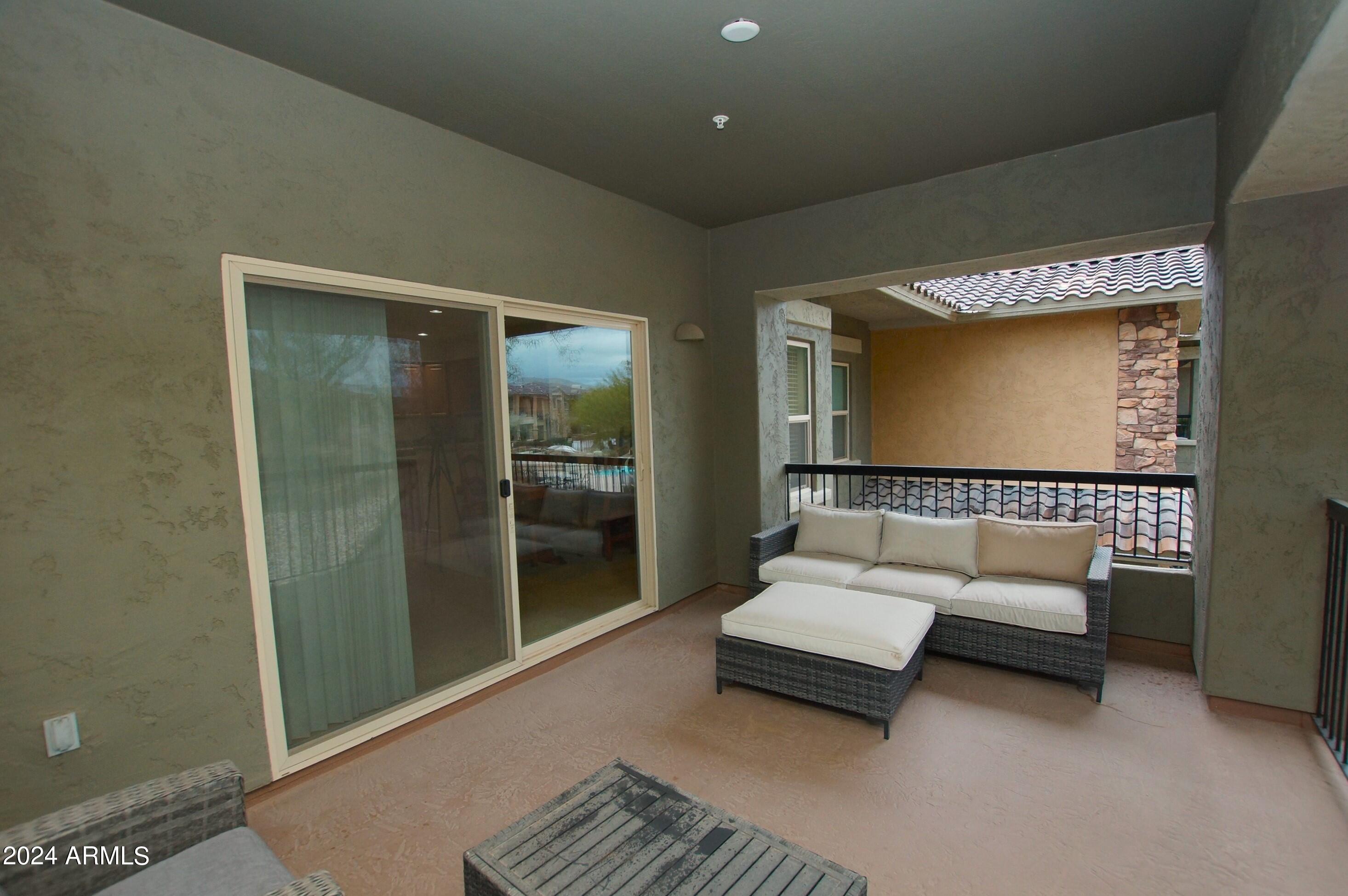 2425 W BRONCO BUTTE Trail # 2040