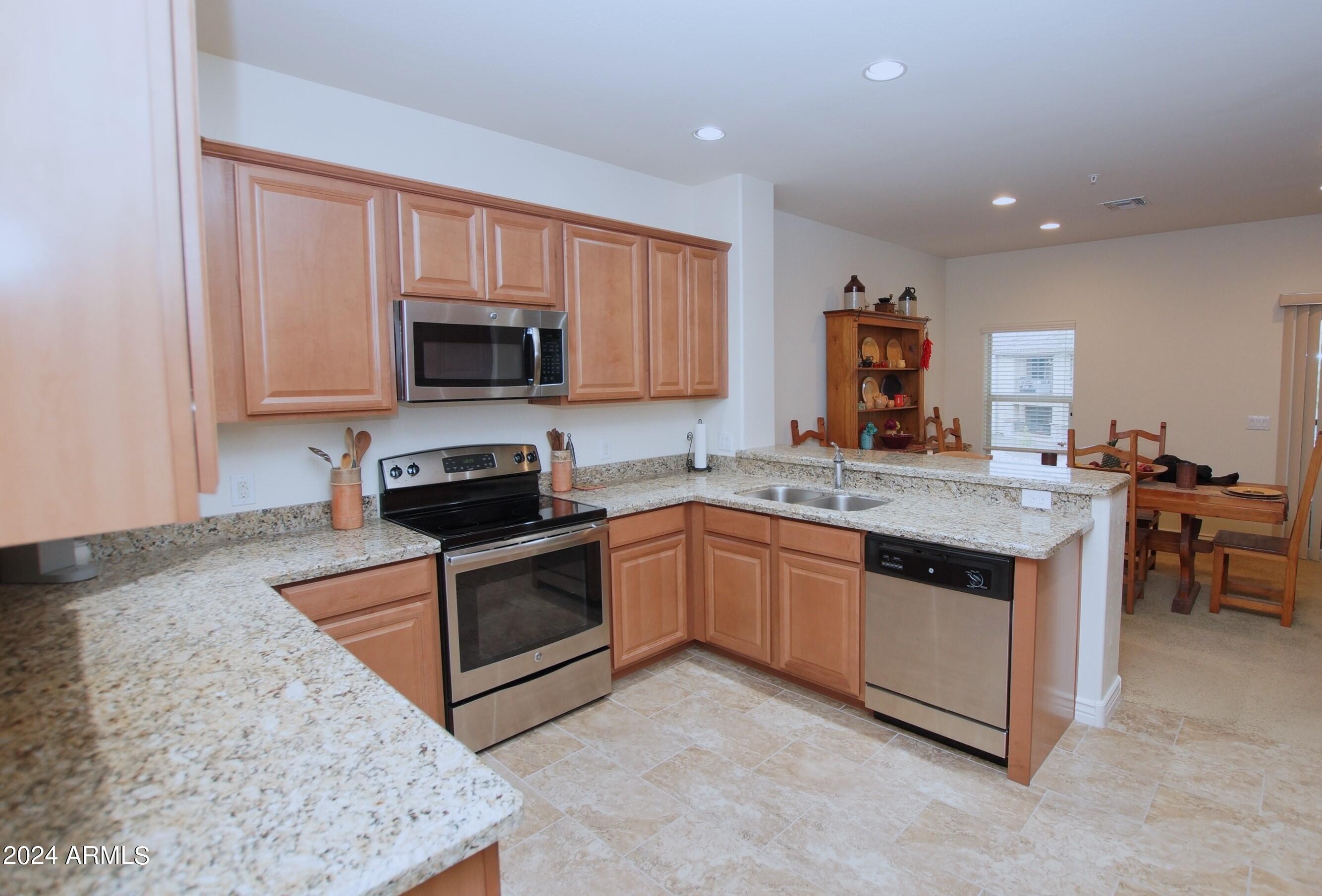 2425 W BRONCO BUTTE Trail # 2040