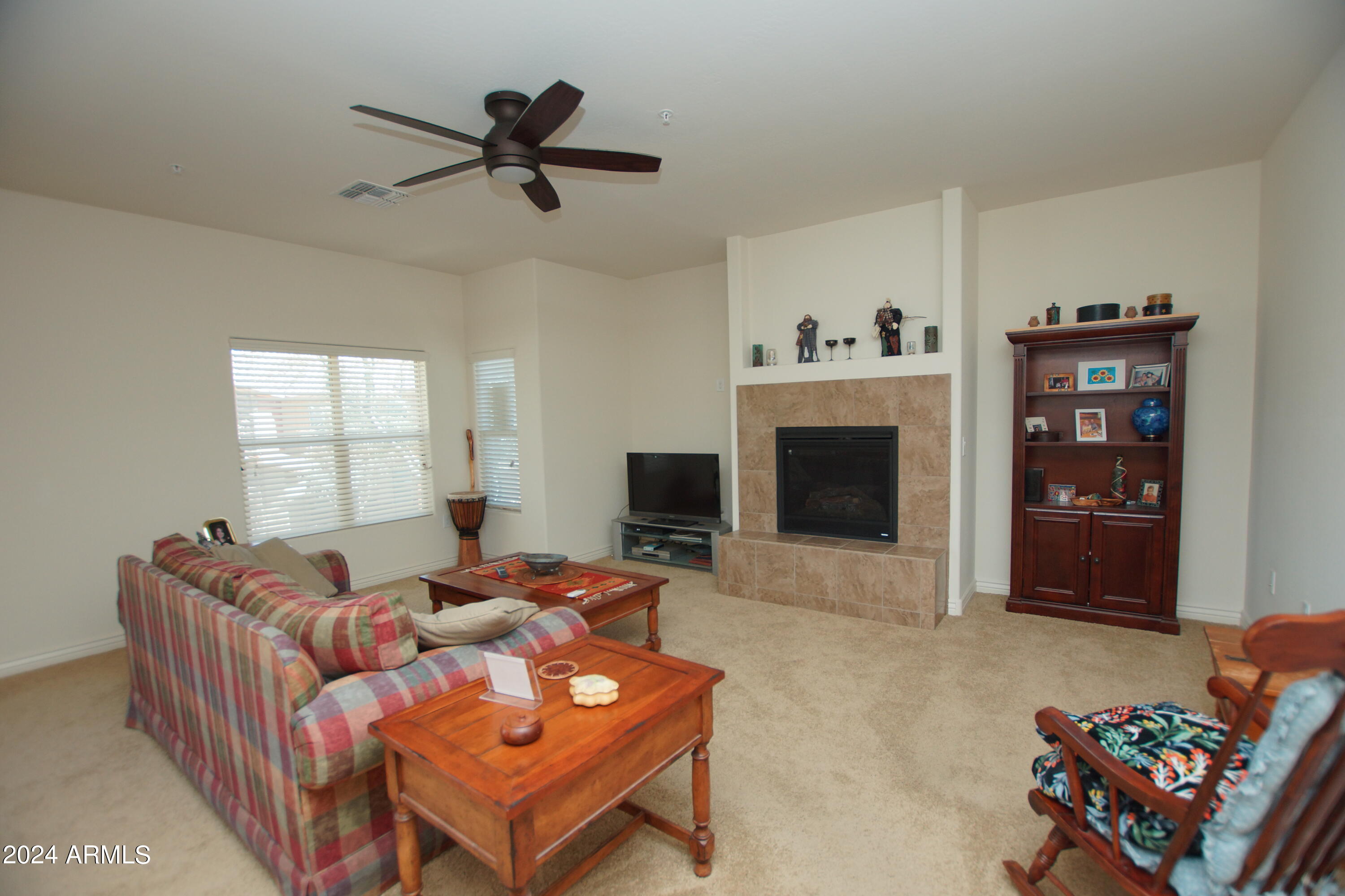 2425 W BRONCO BUTTE Trail # 2040