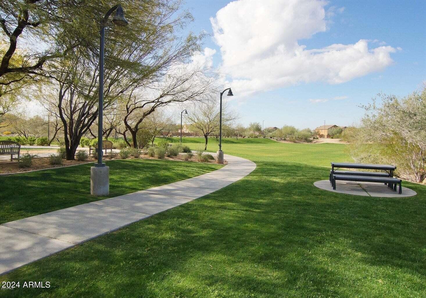 2425 W BRONCO BUTTE Trail # 2040