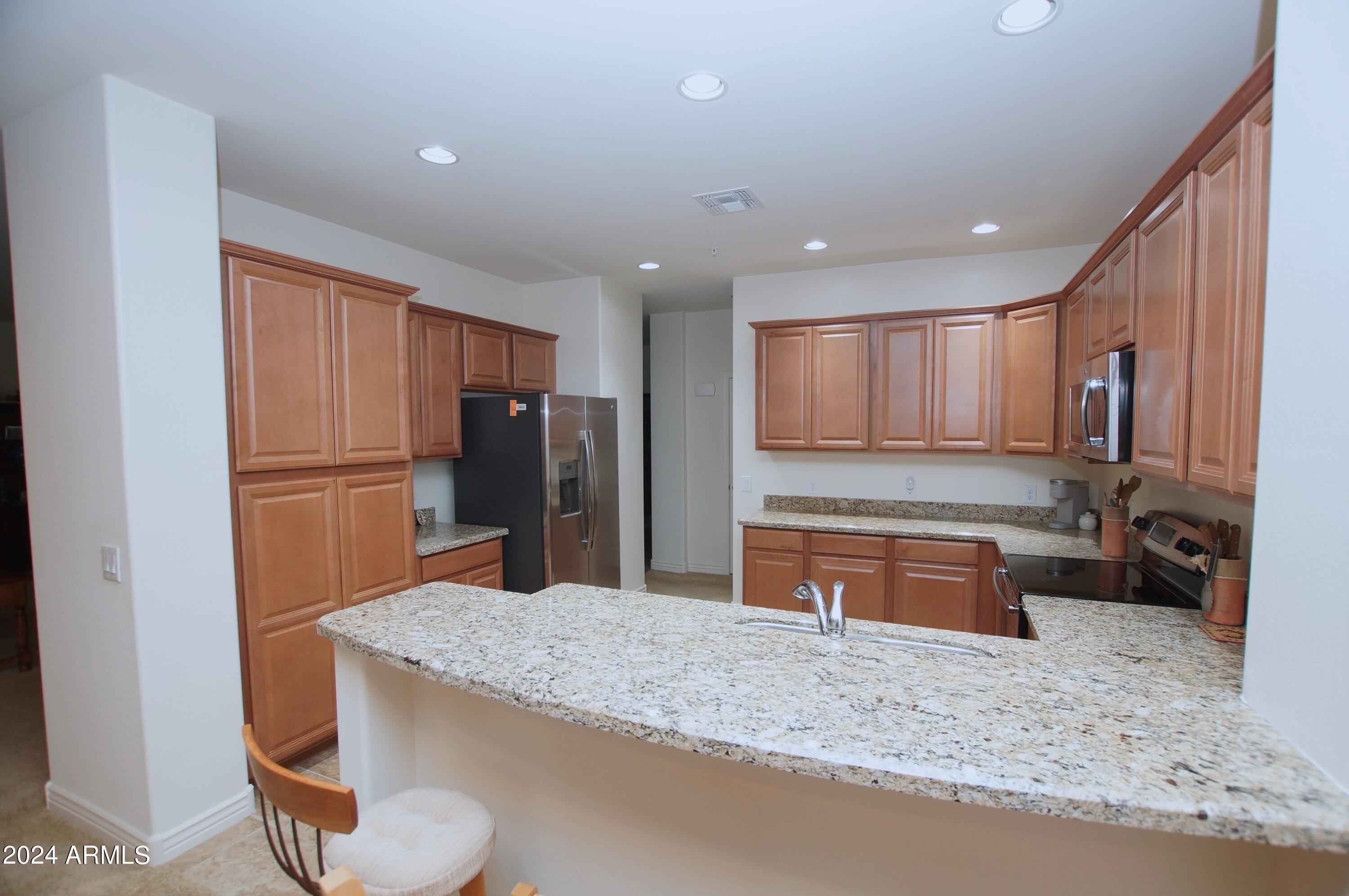 2425 W BRONCO BUTTE Trail # 2040