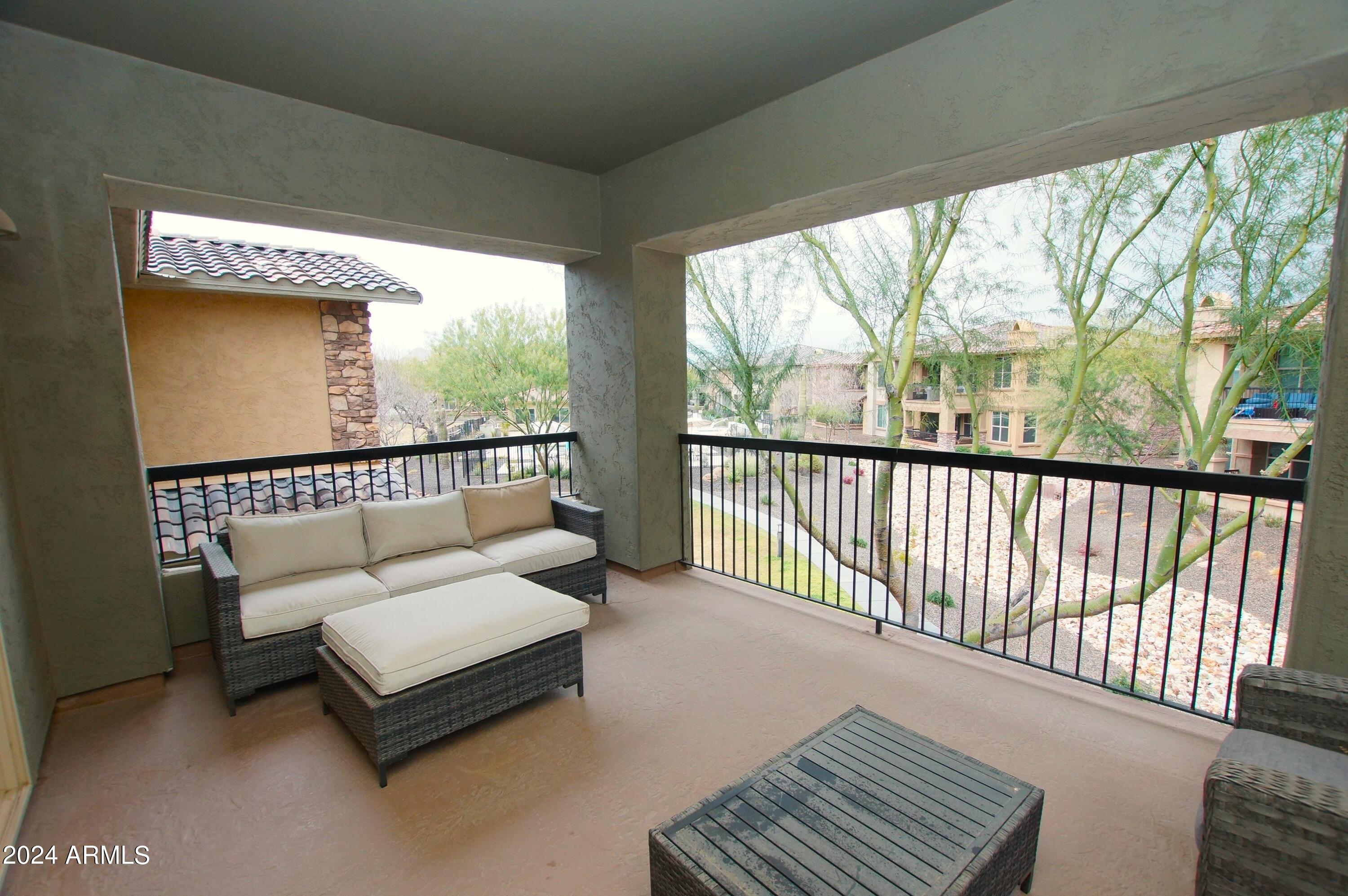 2425 W BRONCO BUTTE Trail # 2040