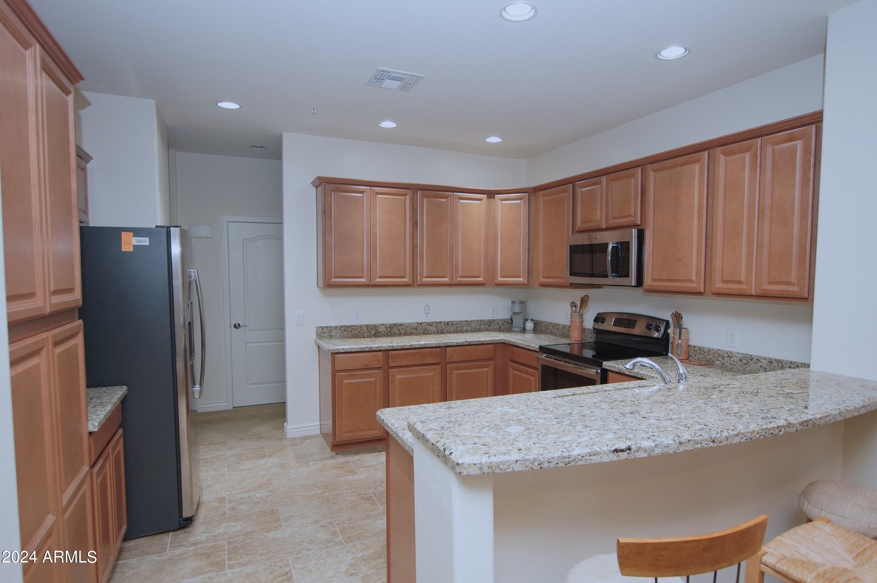 2425 W BRONCO BUTTE Trail # 2040