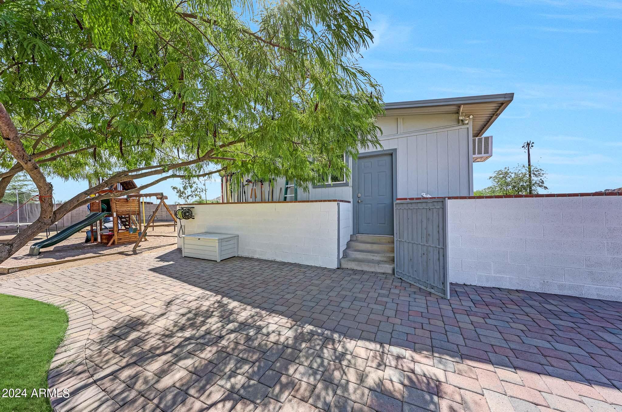 4001 E BERYL Lane