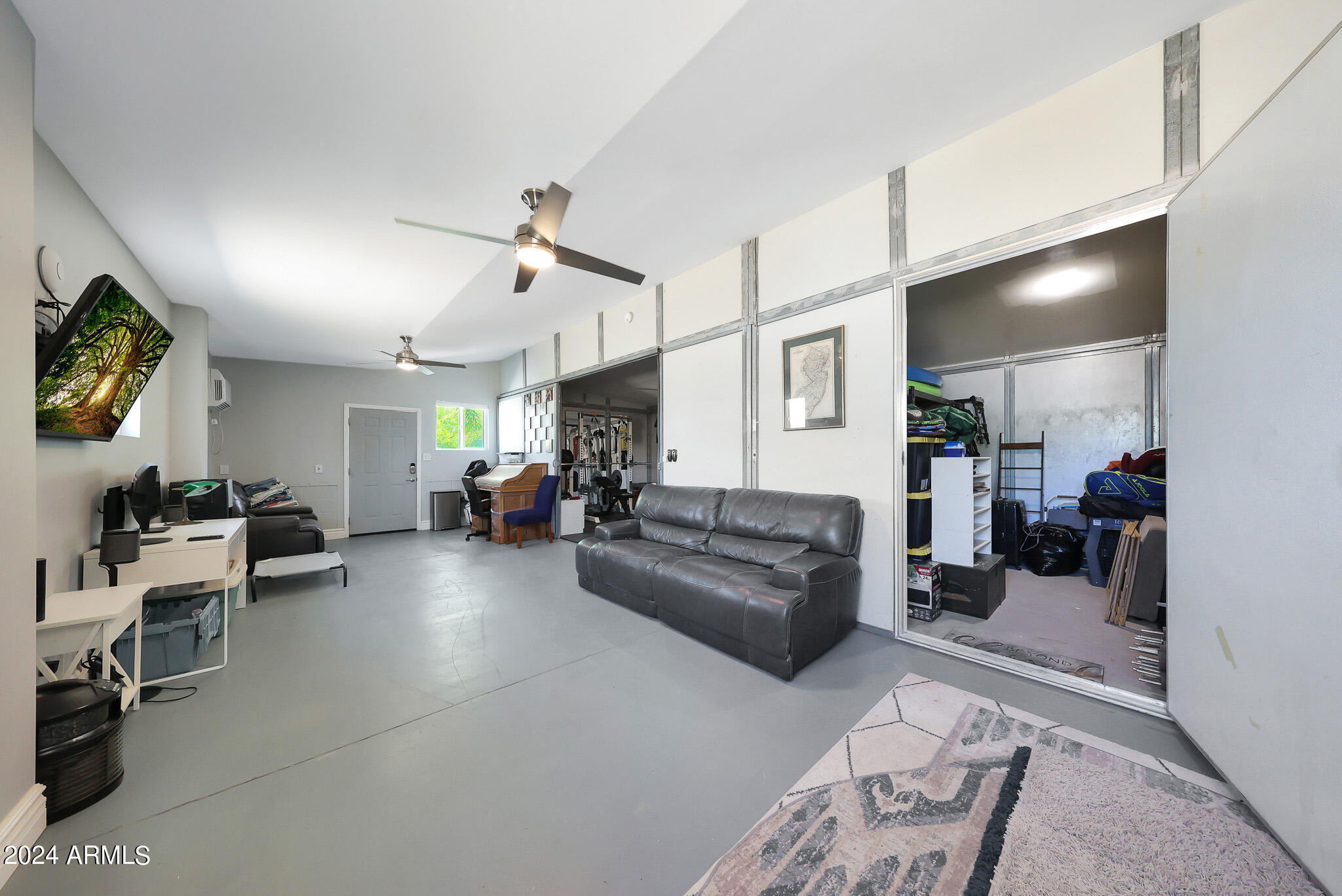4001 E BERYL Lane