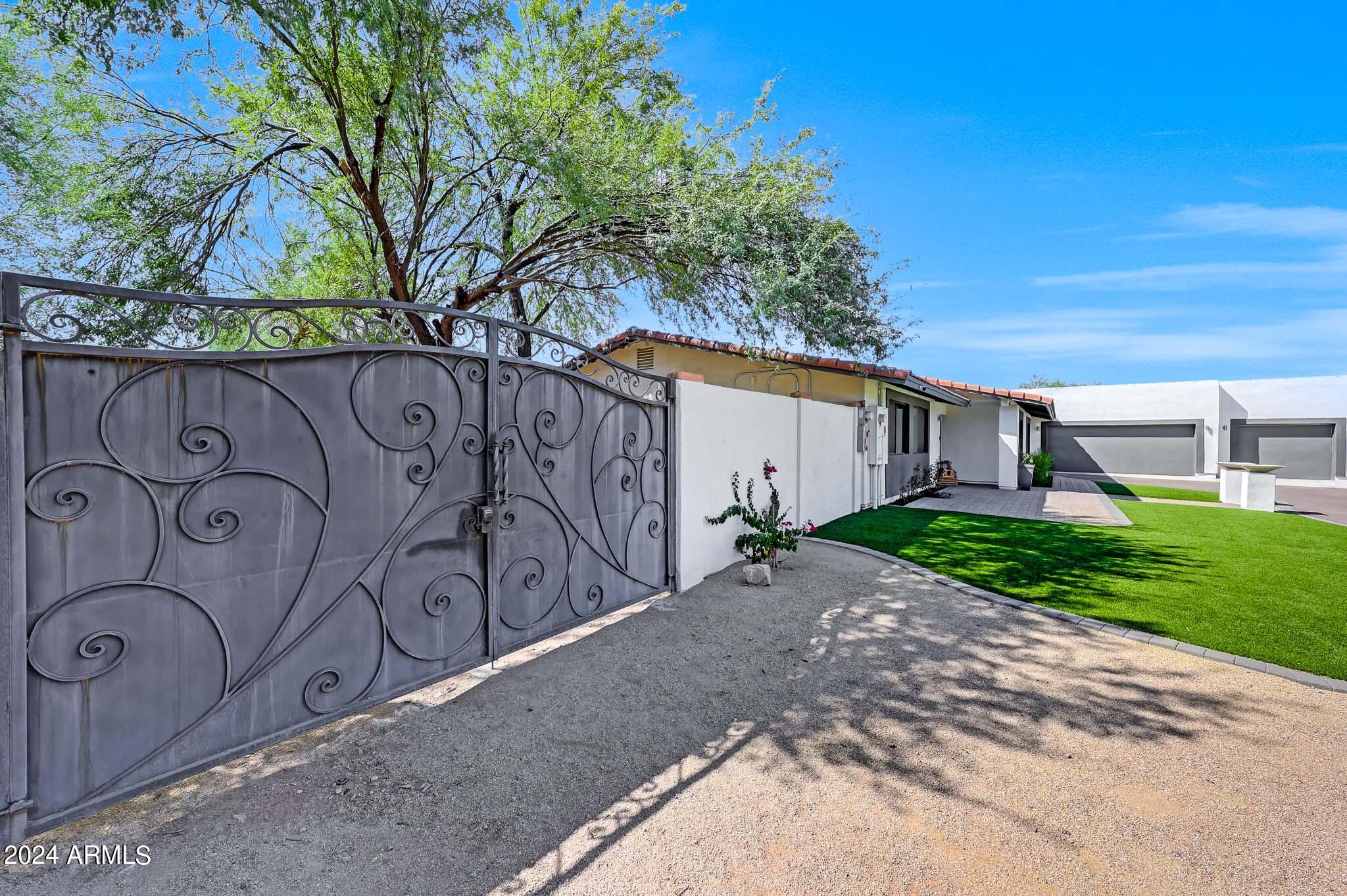 4001 E BERYL Lane