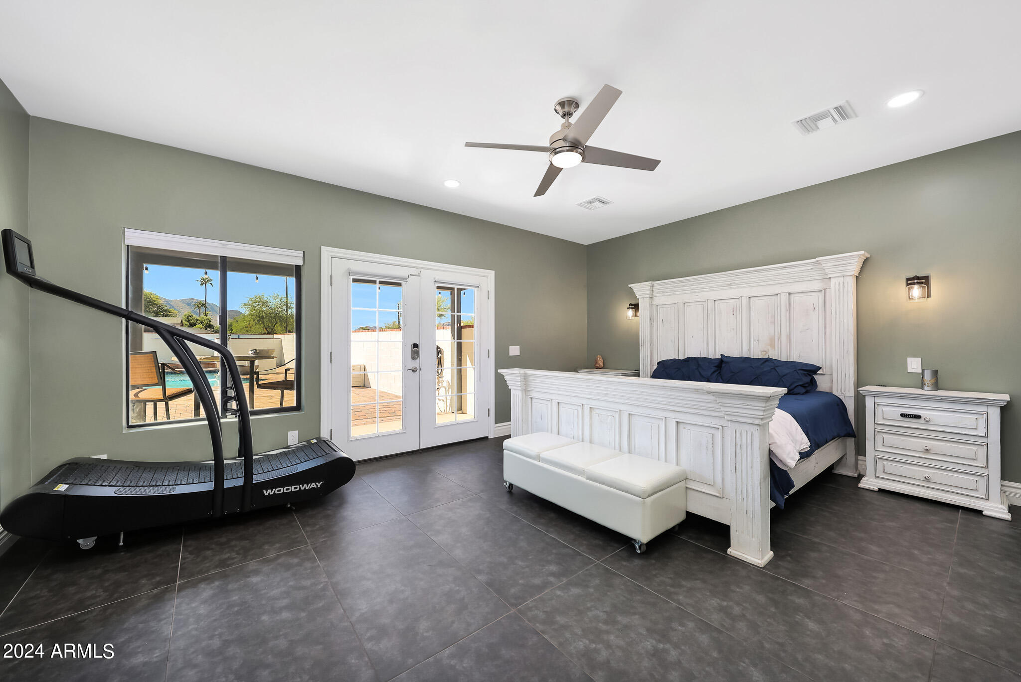4001 E BERYL Lane