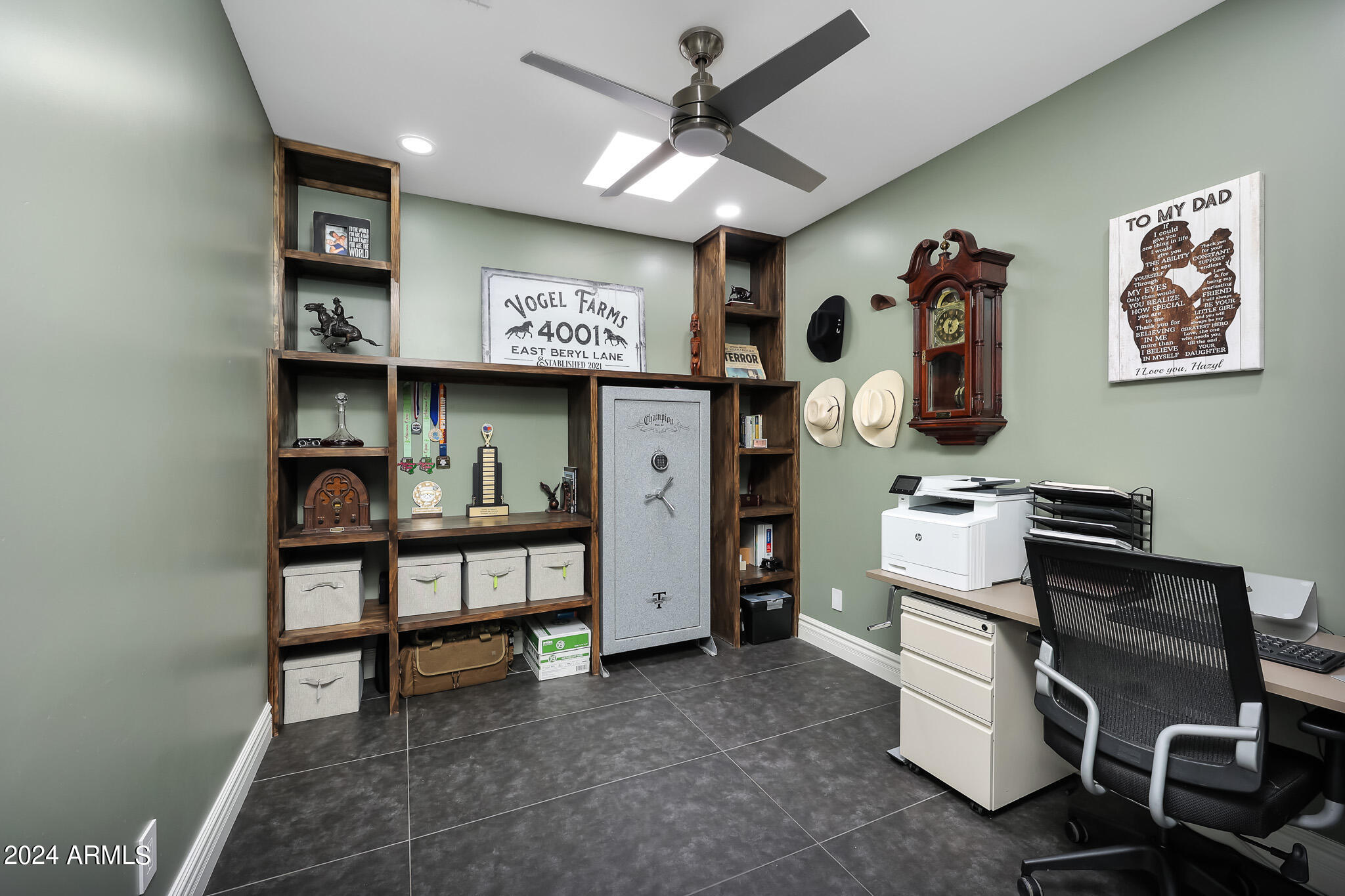 4001 E BERYL Lane
