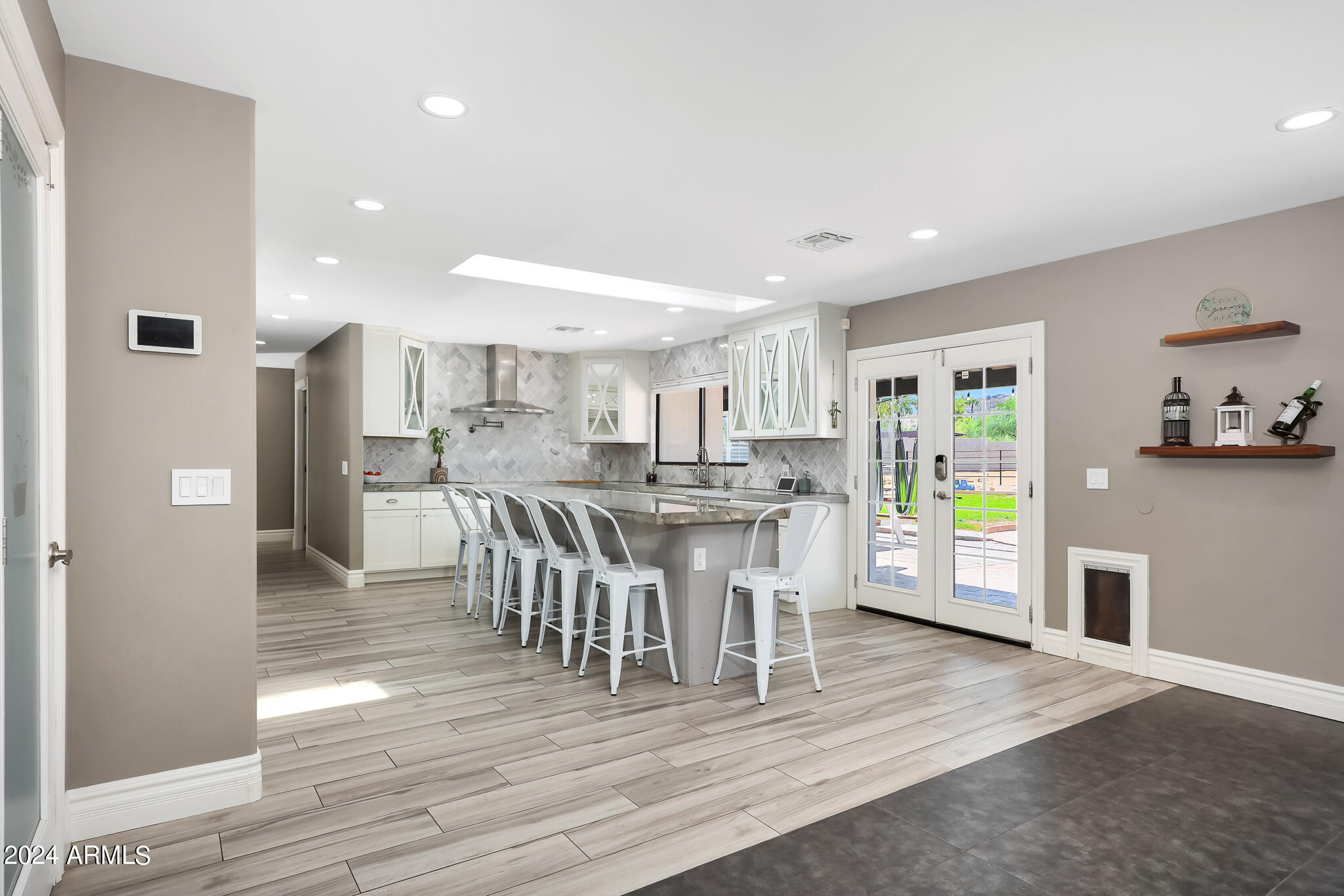 4001 E BERYL Lane