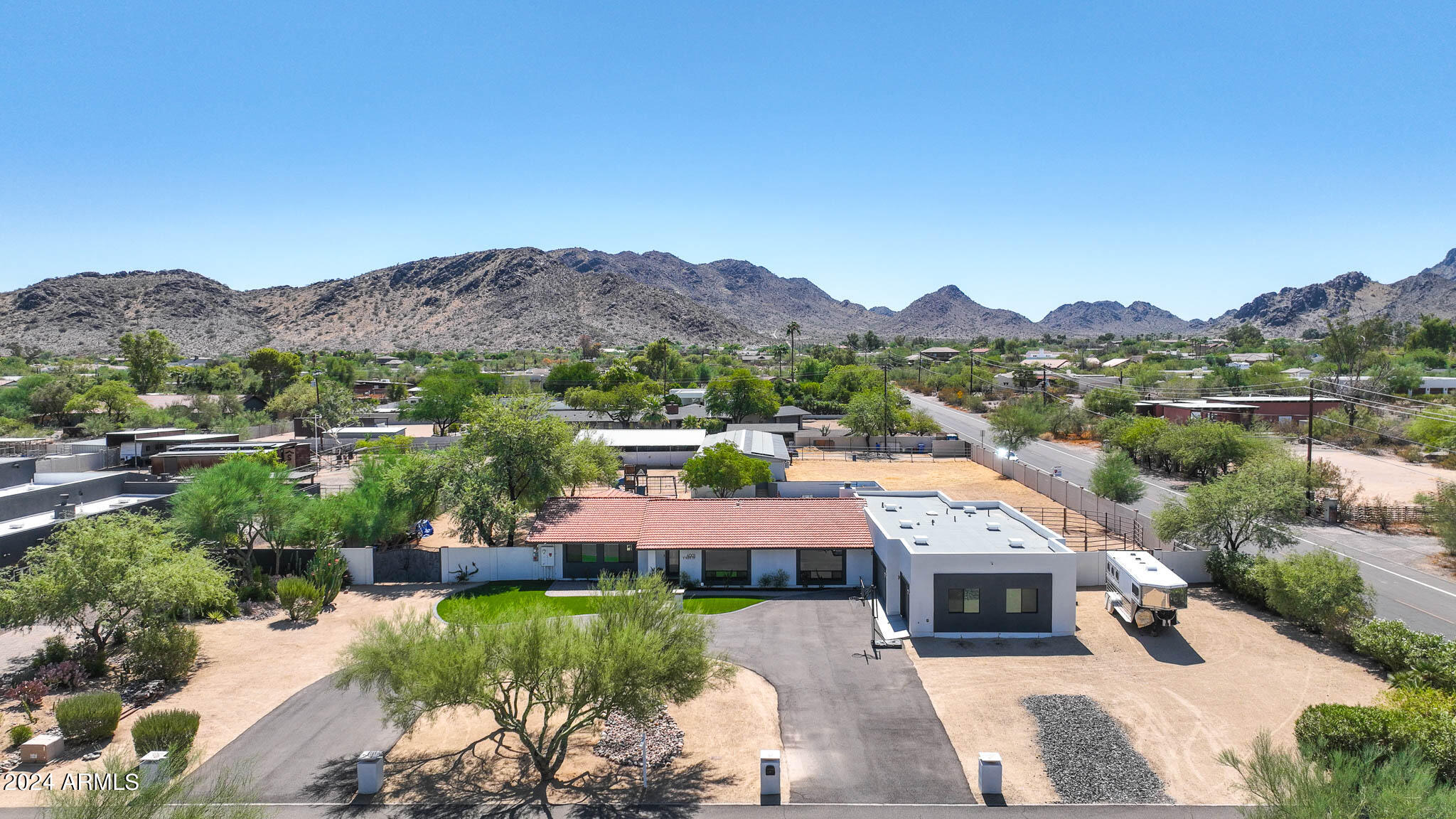4001 E BERYL Lane