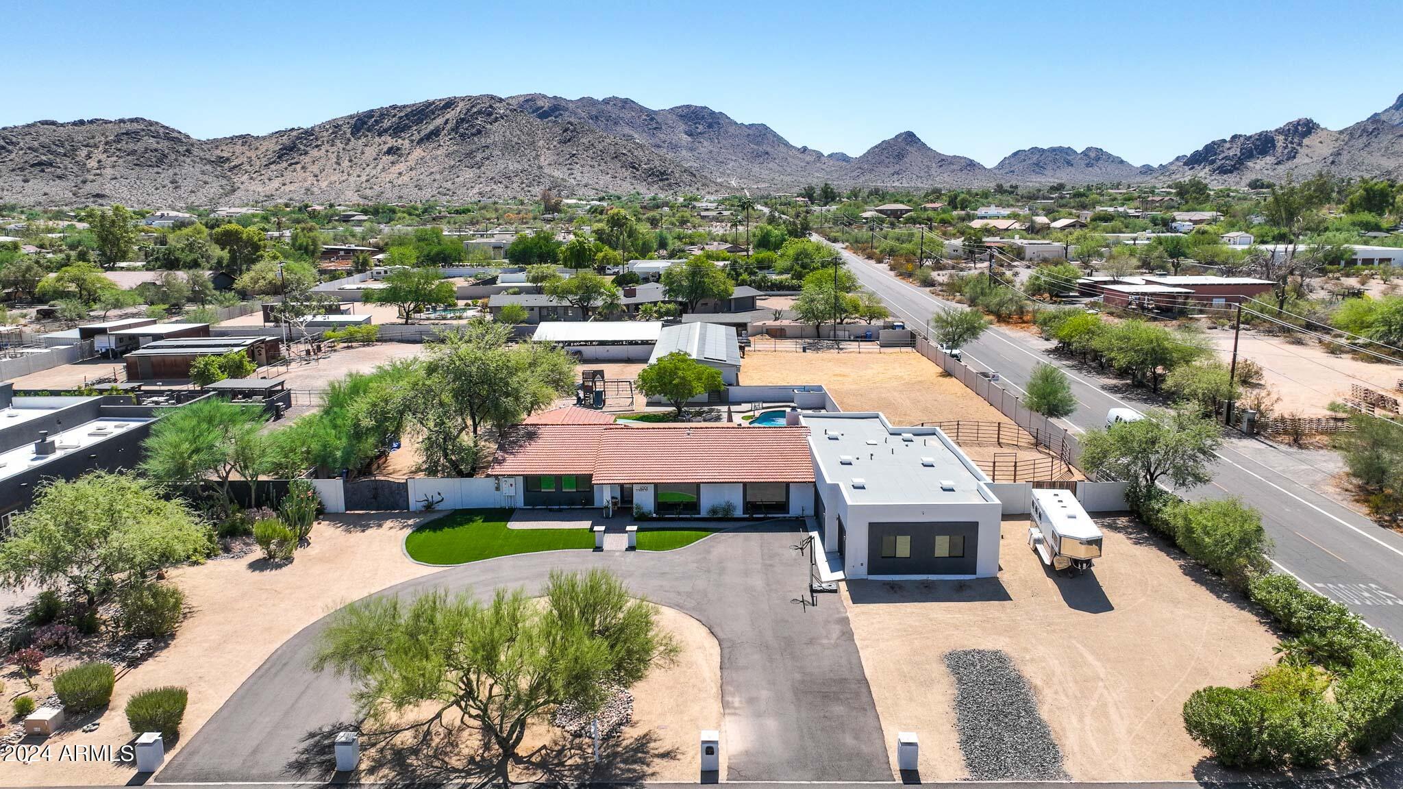 4001 E BERYL Lane