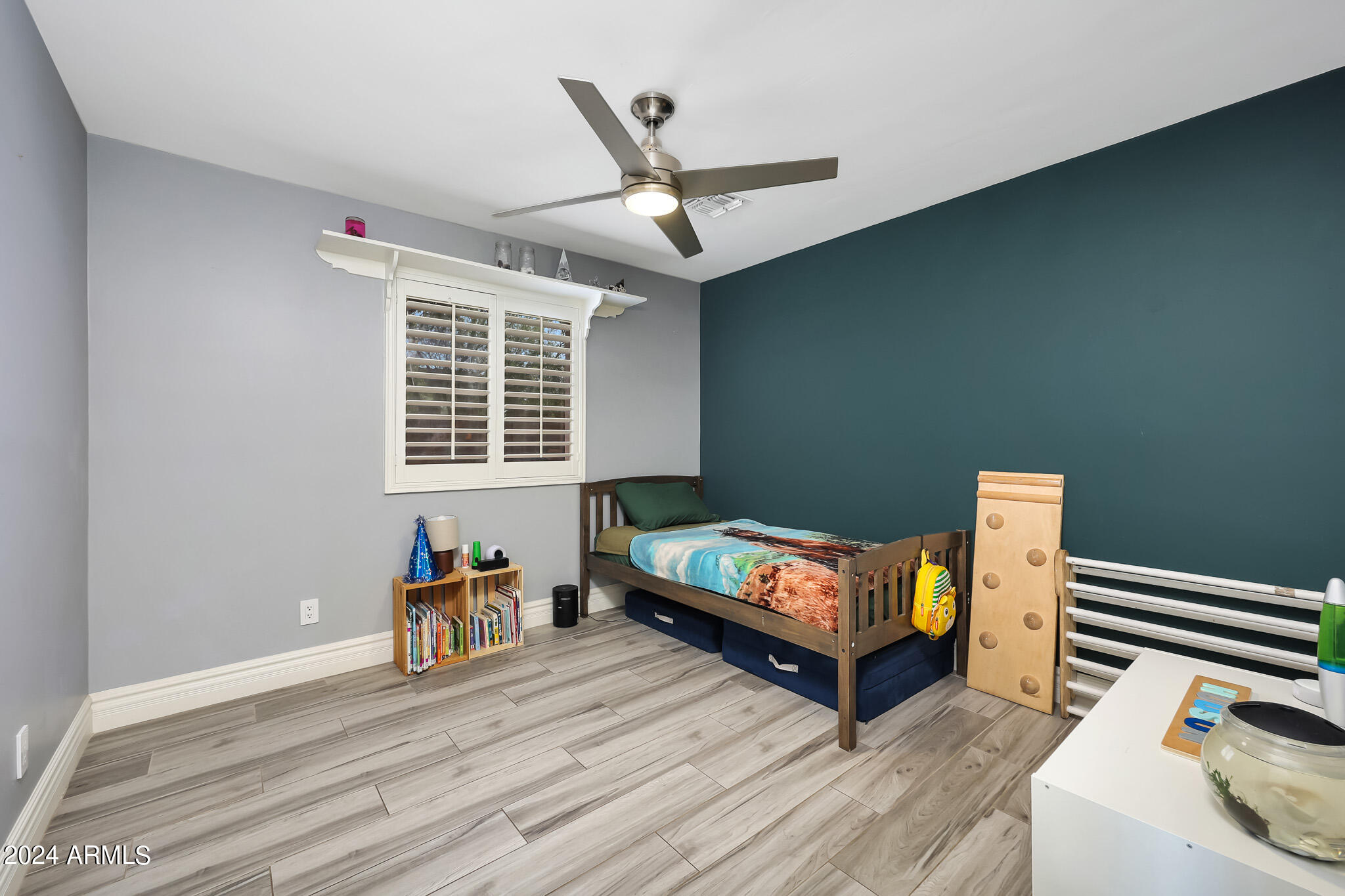 4001 E BERYL Lane